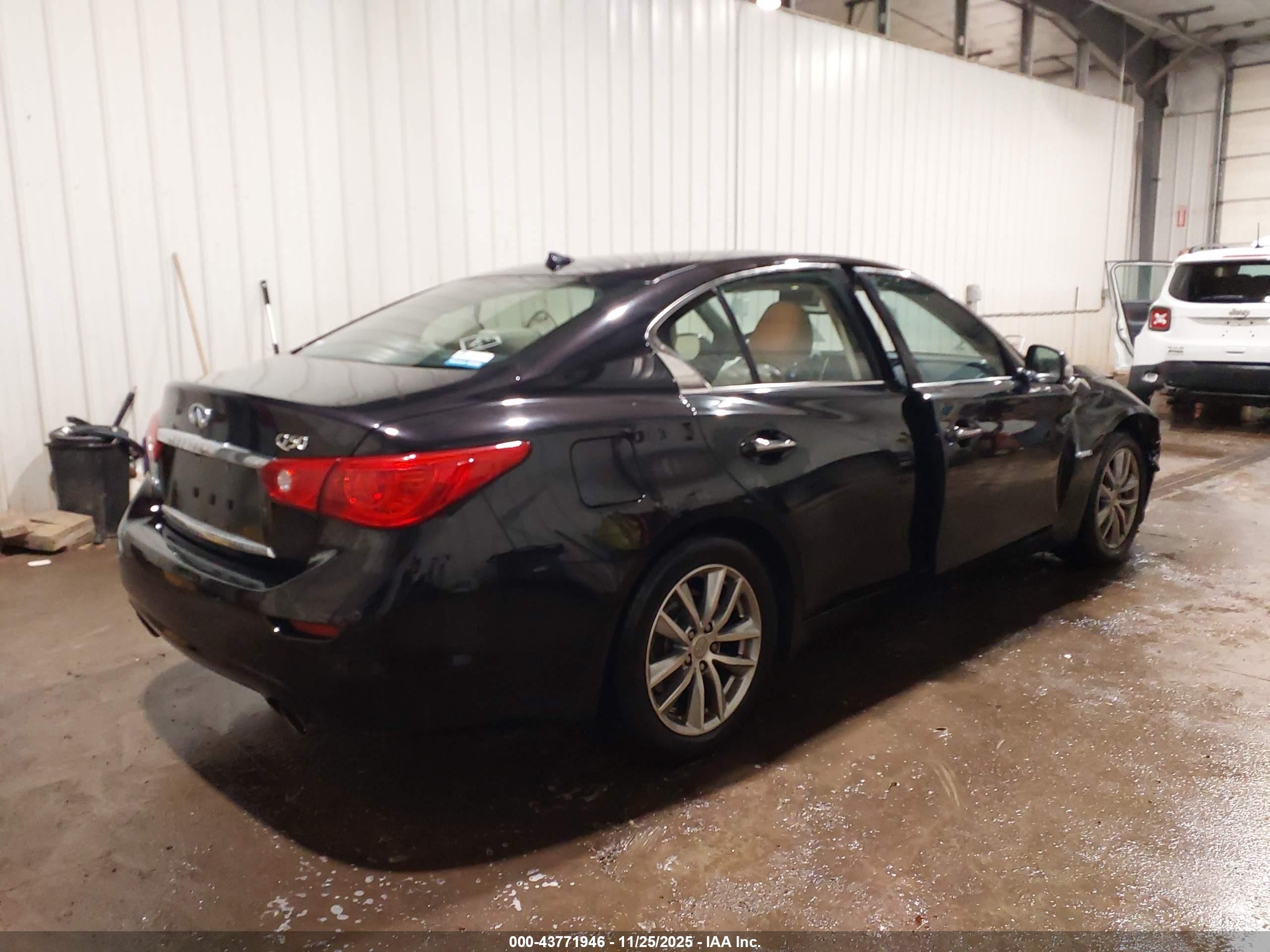 2015 Infiniti Q50 Hybrid Premium Purple vin: JN1AV7AR8FM850104