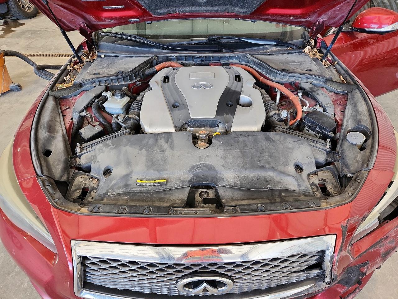 2014 Infiniti Q50 Hybrid Premium Red vin: JN1AV7ARXEM702020