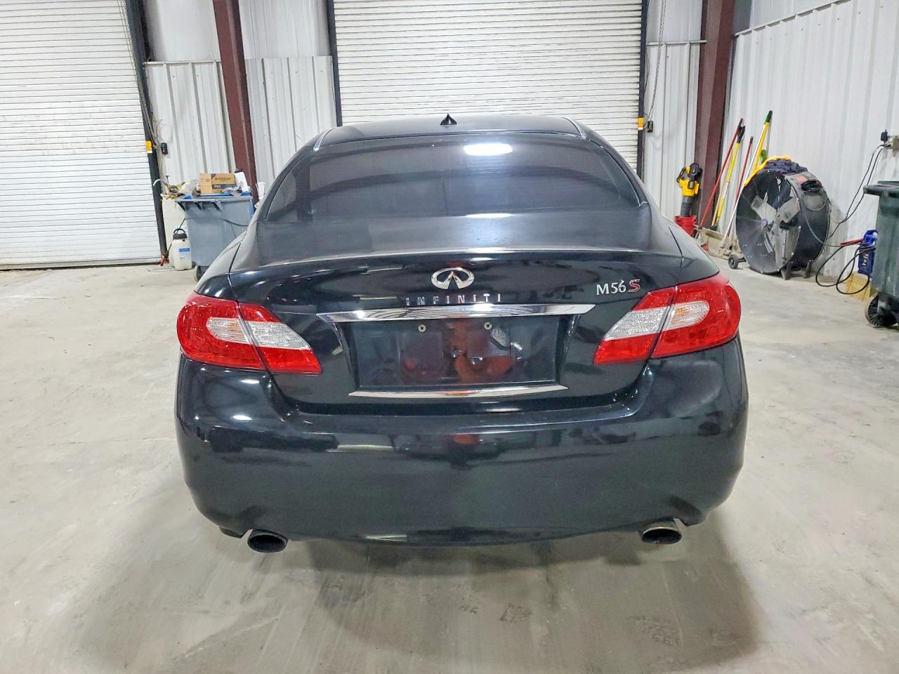 2011 Infiniti M56 Base Black vin: JN1AY1AP2BM520326