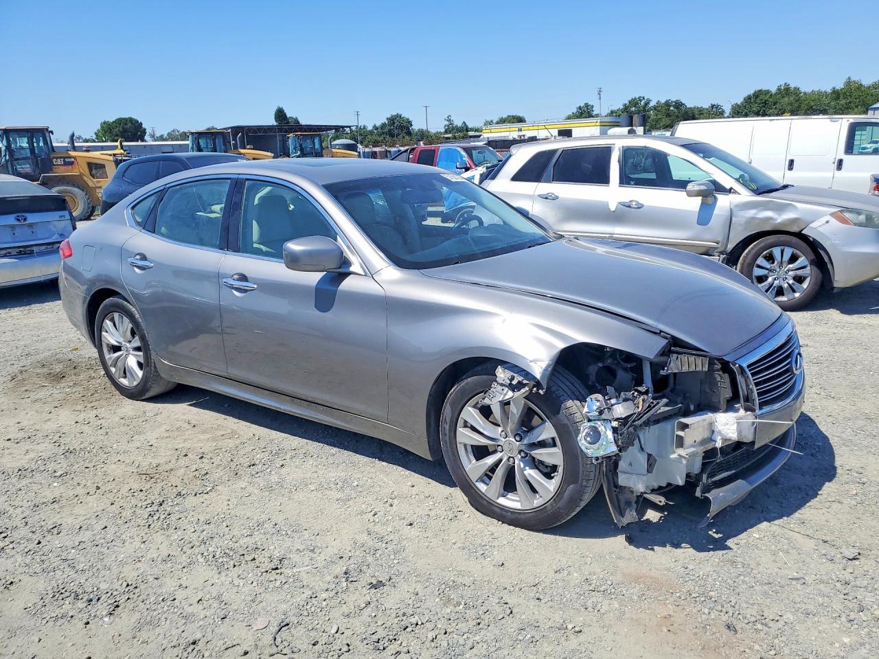 2011 Infiniti M56 Base Silver vin: JN1AY1AP3BM520352
