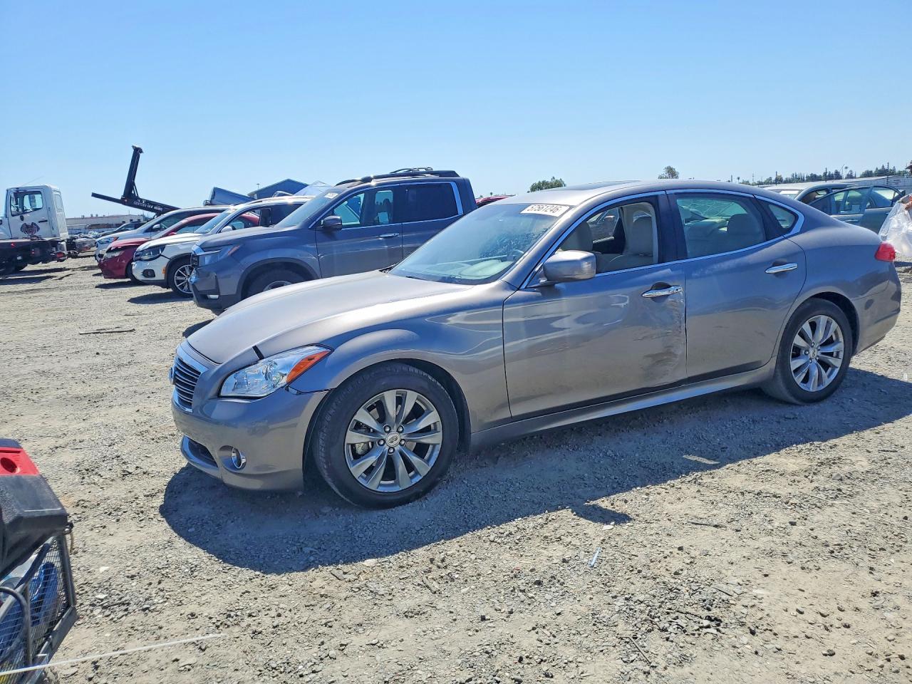 2011 Infiniti M56 Base Silver vin: JN1AY1AP3BM520352