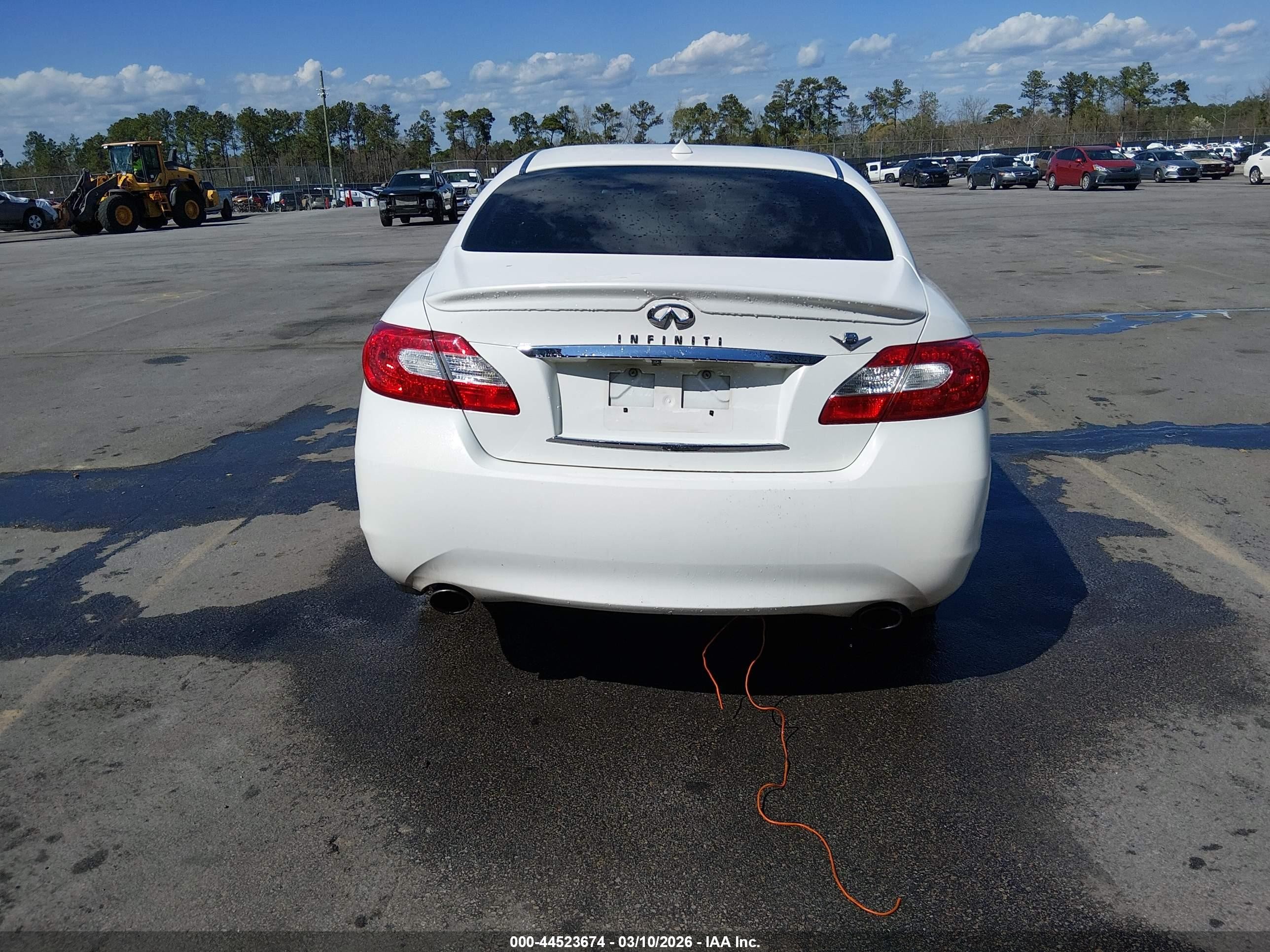 2012 Infiniti M56   White vin: JN1AY1AP3CM530347