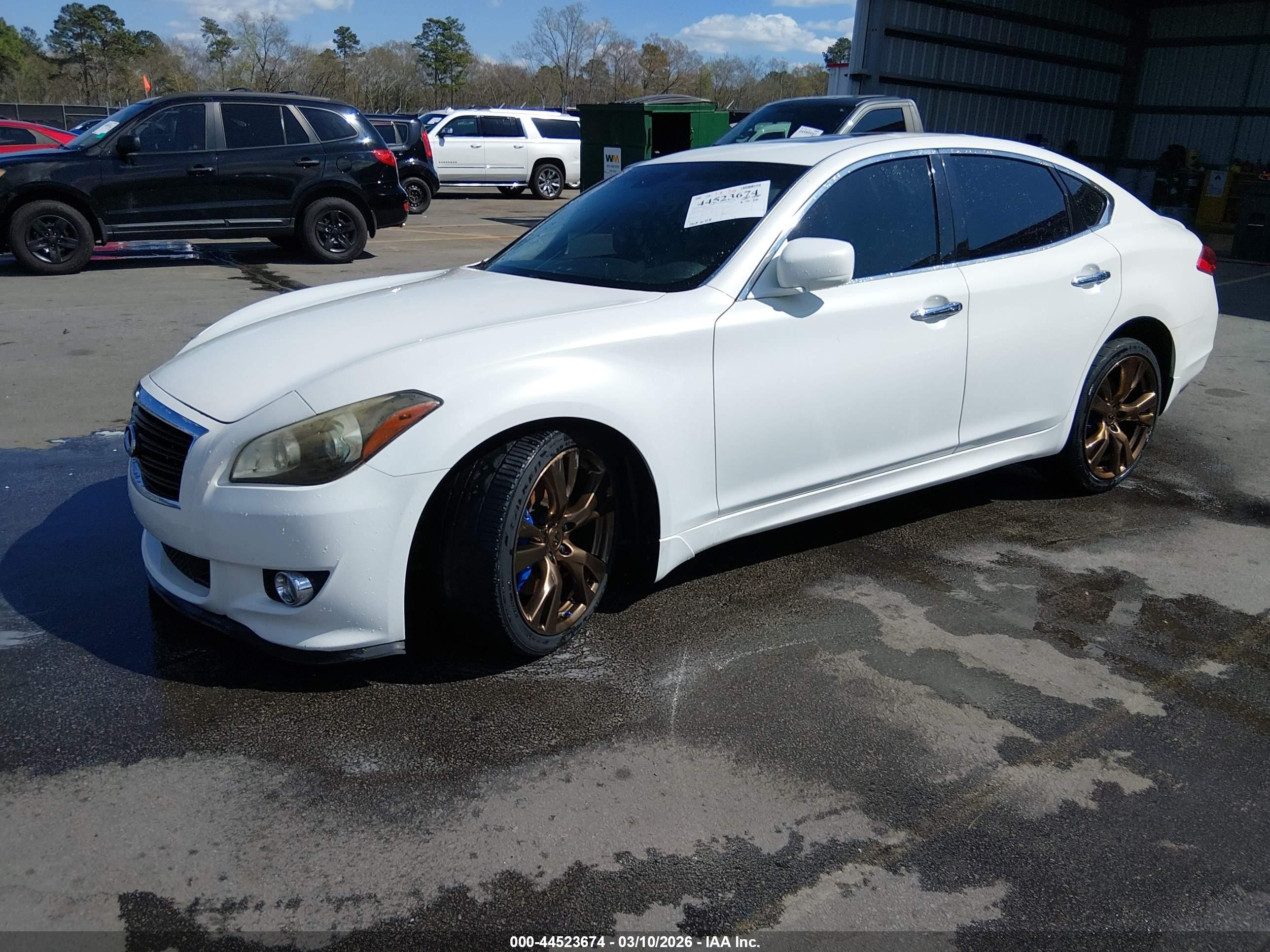 2012 Infiniti M56   White vin: JN1AY1AP3CM530347