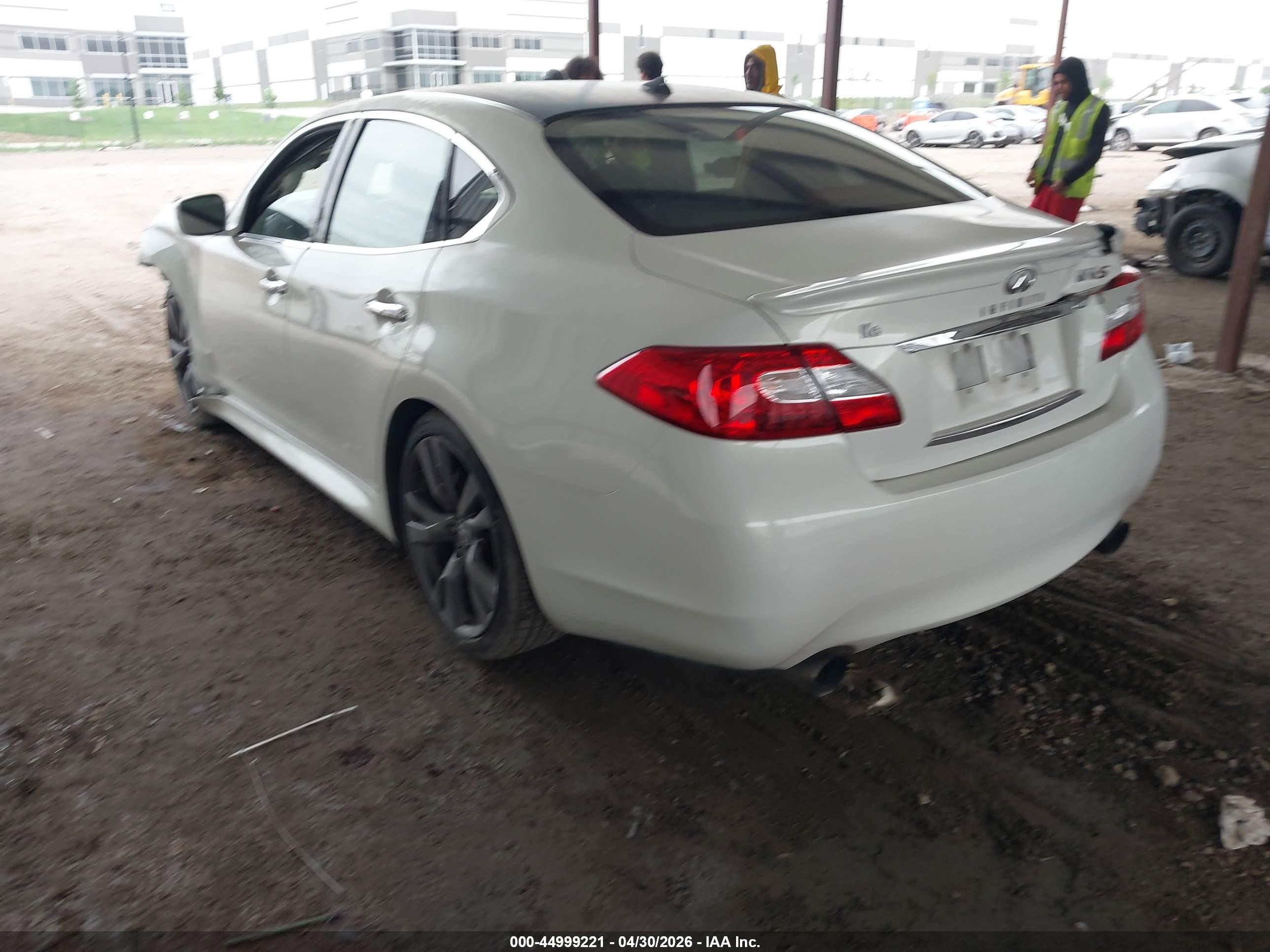 2011 Infiniti M56   White vin: JN1AY1AP4BM520358