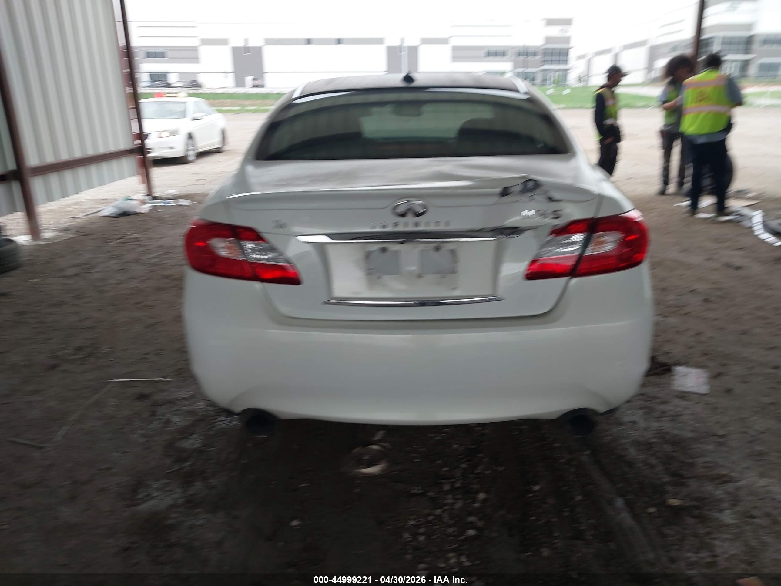 2011 Infiniti M56   White vin: JN1AY1AP4BM520358