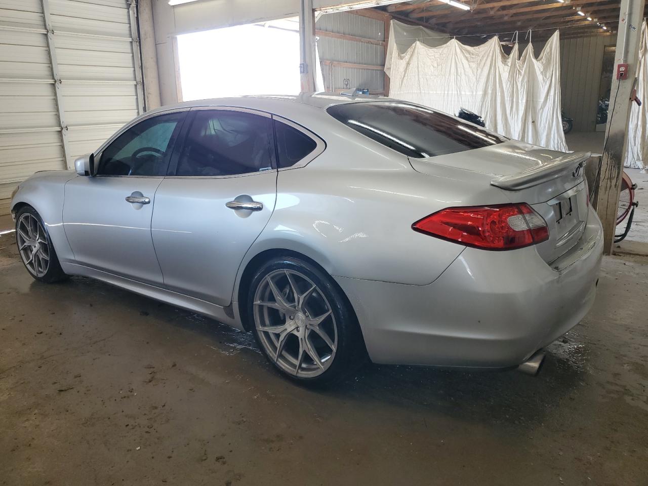 2012 Infiniti M56 Silver vin: JN1AY1AP7CM530173