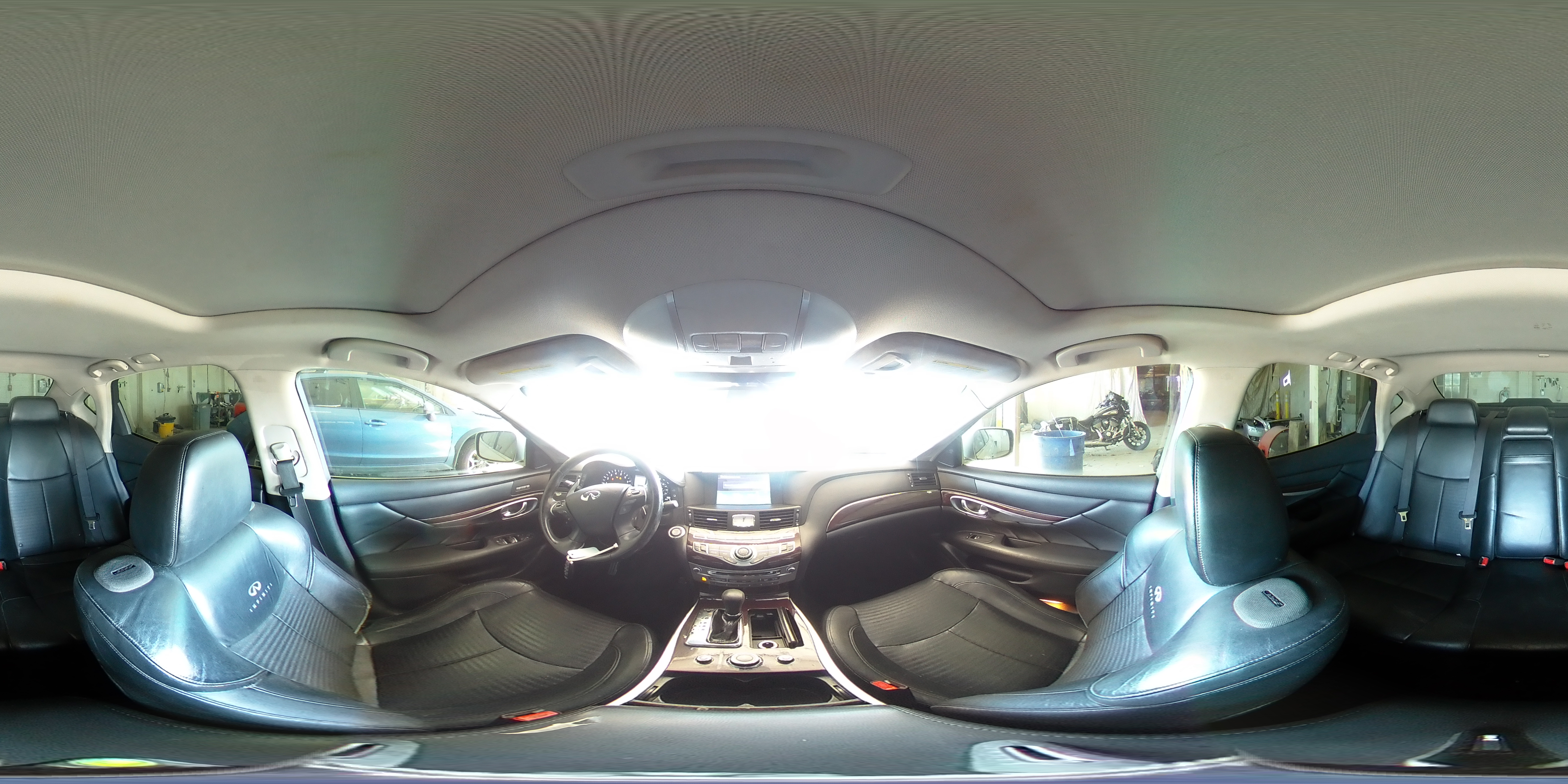 2012 Infiniti M56 Silver vin: JN1AY1AP7CM530173