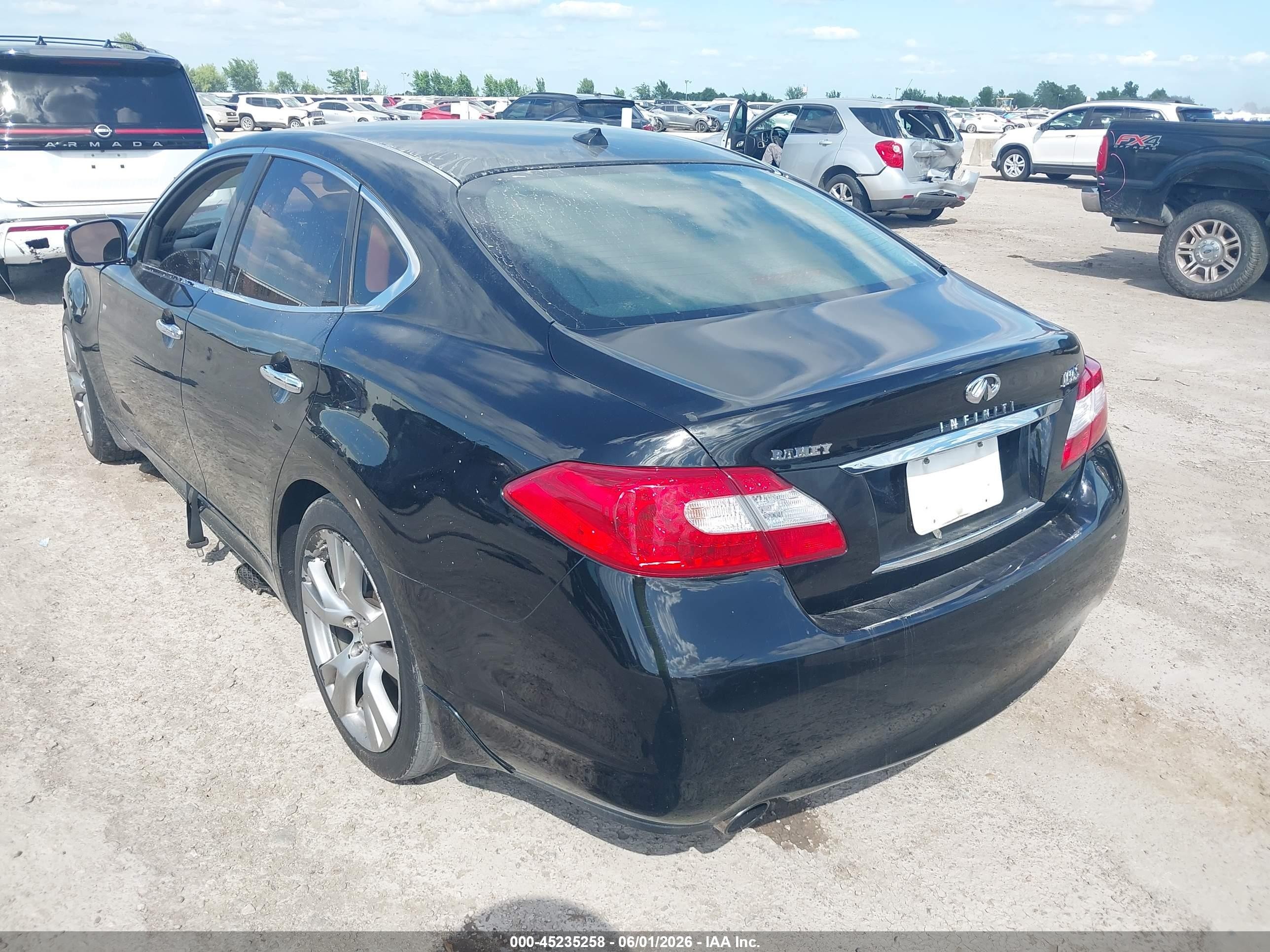 2011 Infiniti M56   Black vin: JN1AY1AP8BM520234