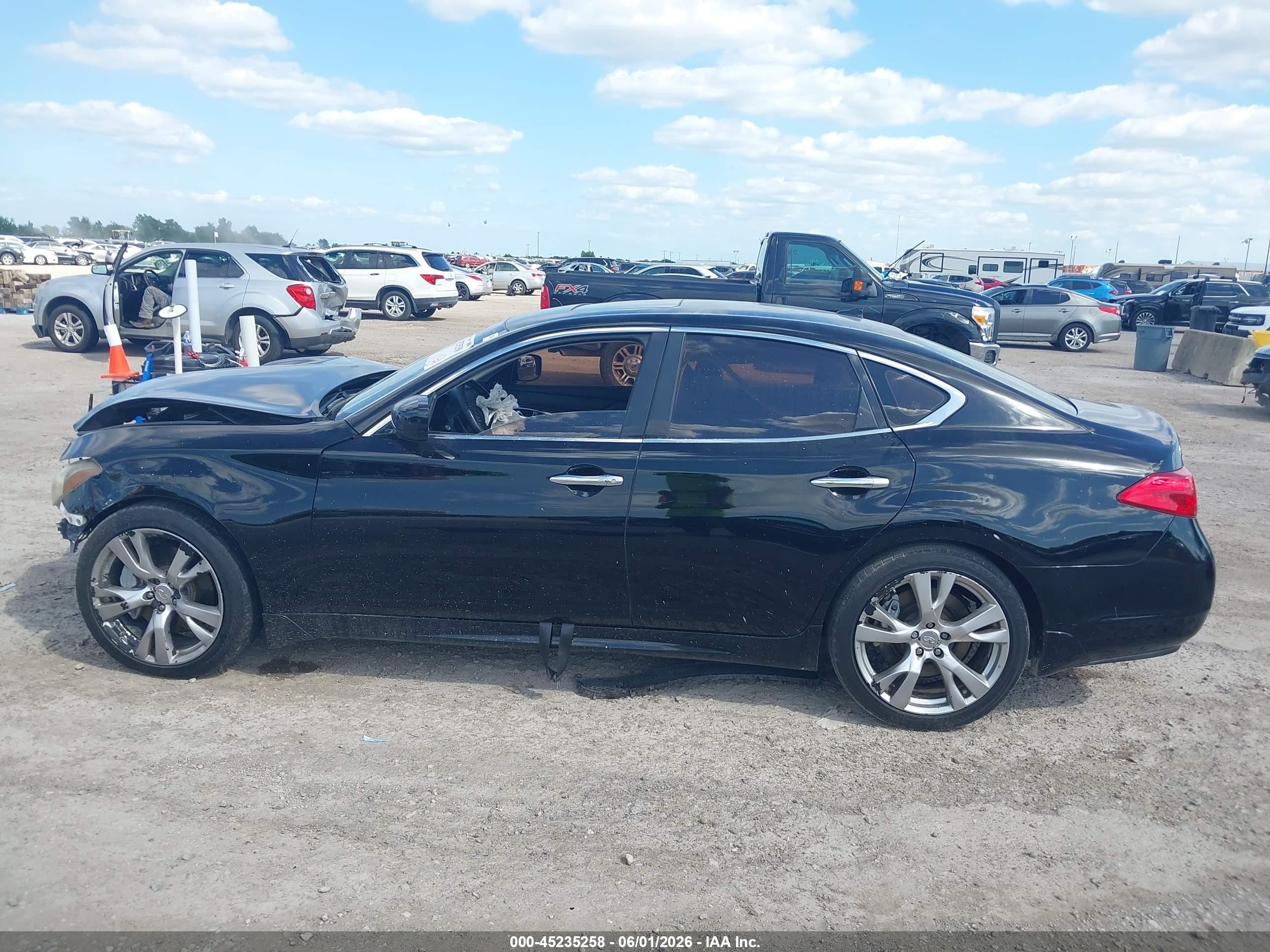 2011 Infiniti M56   Black vin: JN1AY1AP8BM520234
