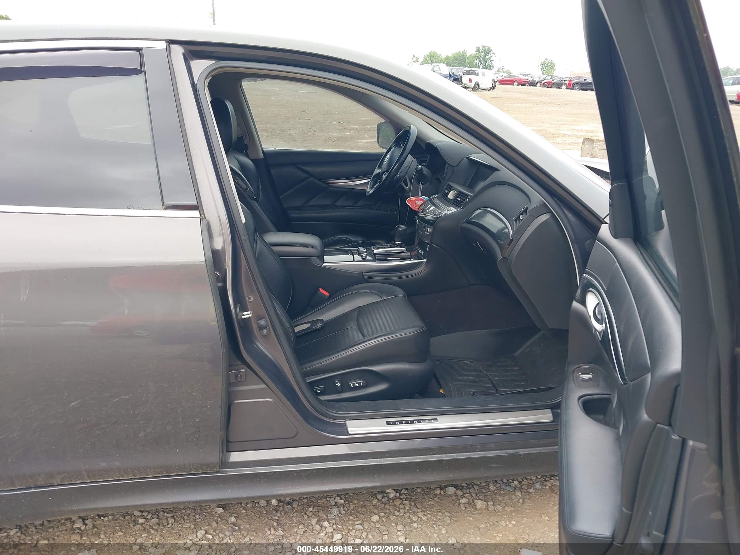 2011 Infiniti M56   Gray vin: JN1AY1APXBM520347