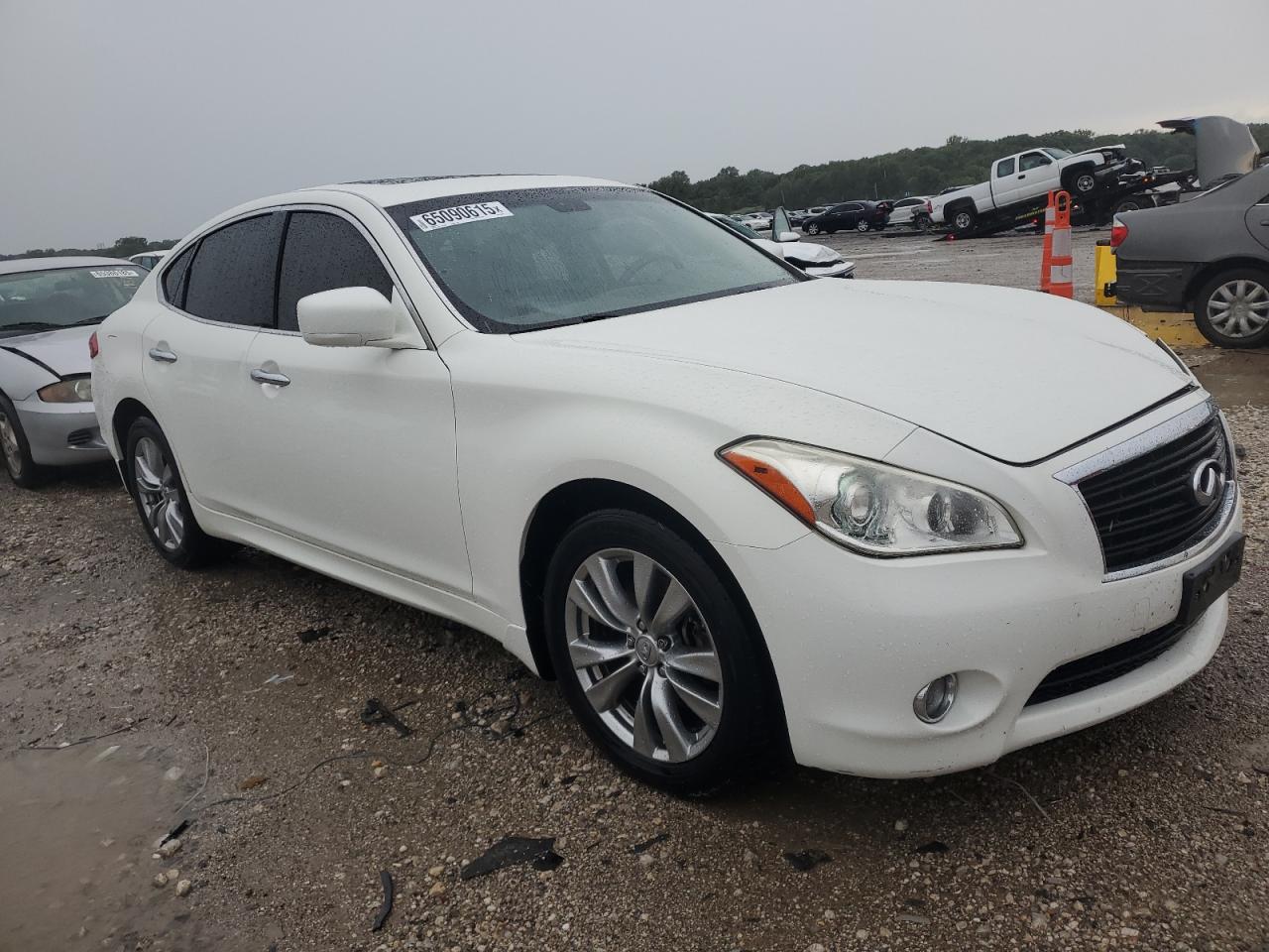 2013 Infiniti M56 X   White vin: JN1AY1AR0DM590105