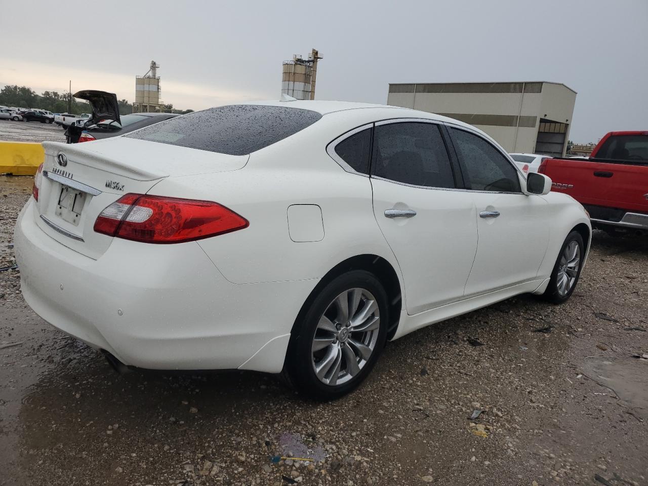 2013 Infiniti M56 X   White vin: JN1AY1AR0DM590105