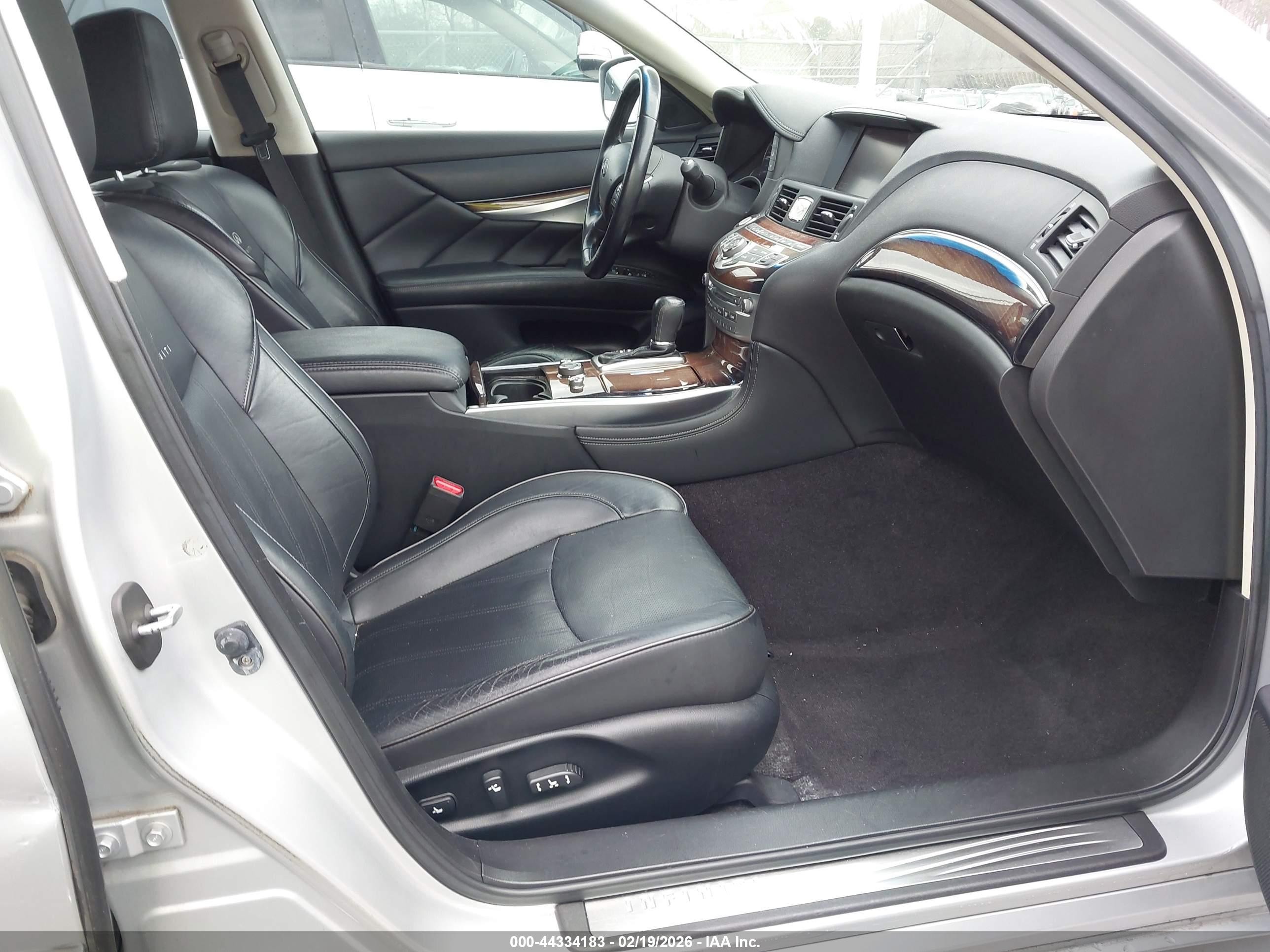 2012 Infiniti M56x   Silver vin: JN1AY1AR2CM580349
