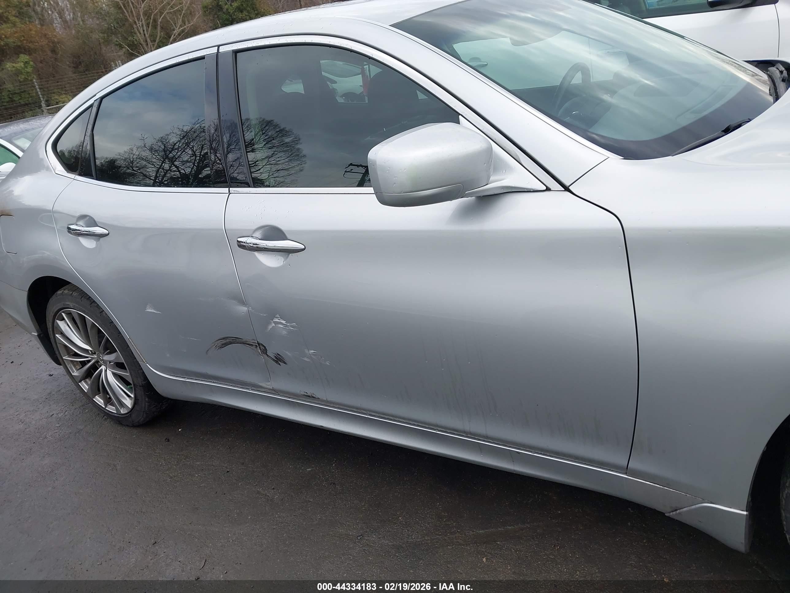 2012 Infiniti M56x   Silver vin: JN1AY1AR2CM580349