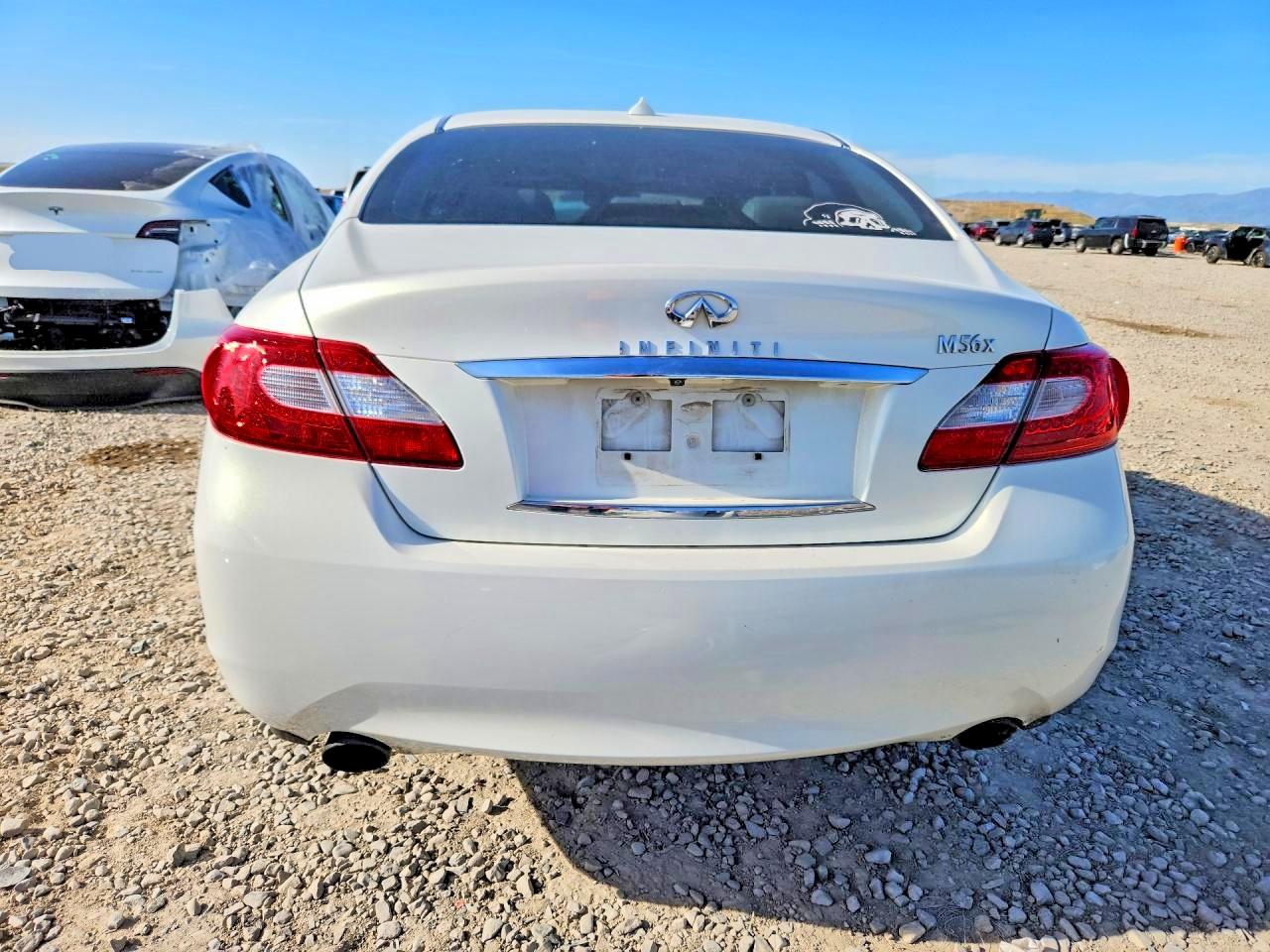 2012 Infiniti M56 X White vin: JN1AY1AR2CM580383