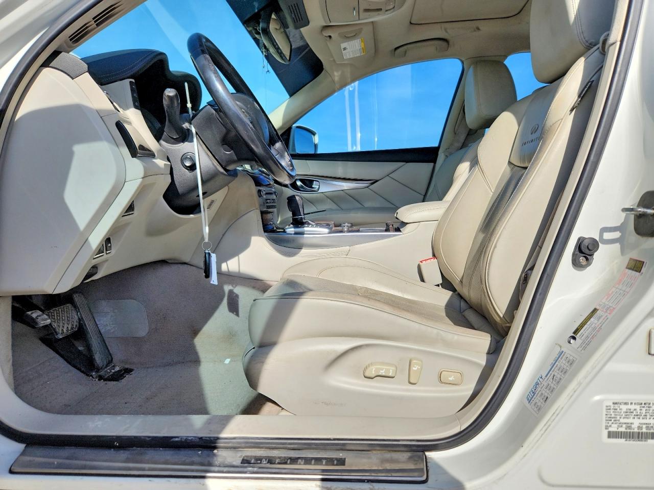 2012 Infiniti M56 X White vin: JN1AY1AR2CM580383