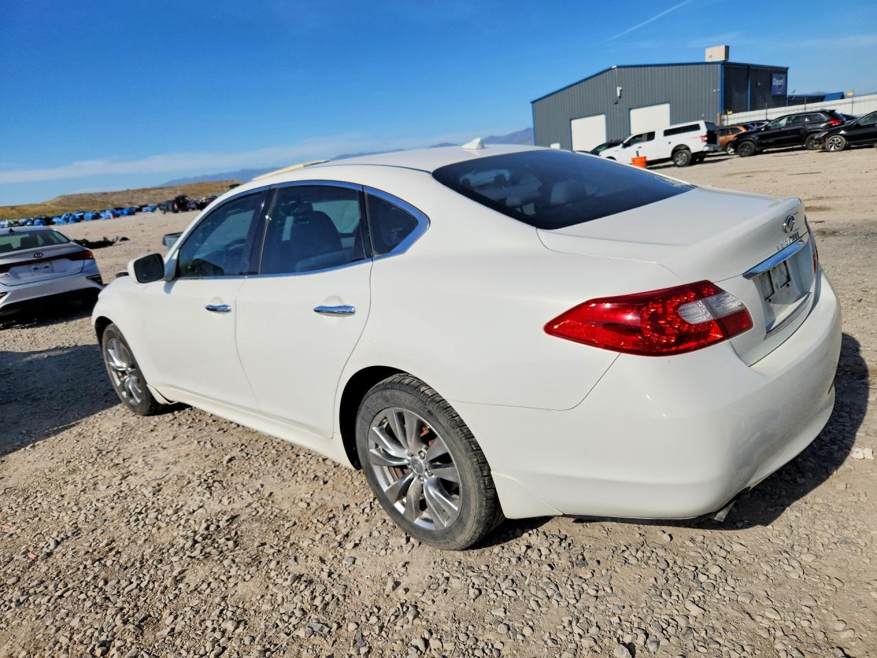 2012 Infiniti M56 X White vin: JN1AY1AR2CM580383