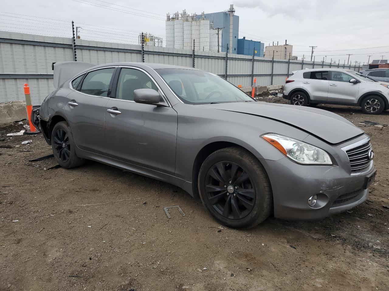 2012 Infiniti M56 X Silver vin: JN1AY1AR4CM580353
