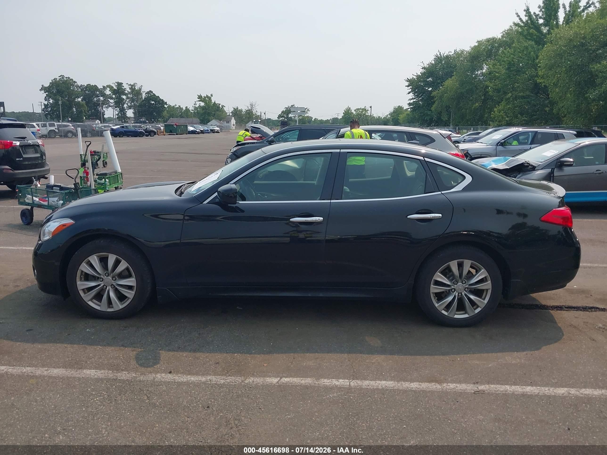 2012 Infiniti M56x   Black vin: JN1AY1AR5CM580202