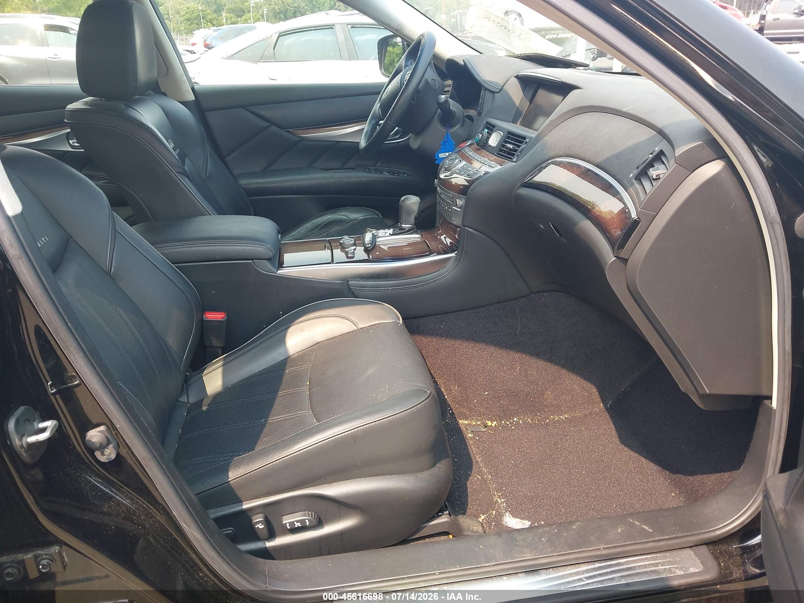 2012 Infiniti M56x   Black vin: JN1AY1AR5CM580202