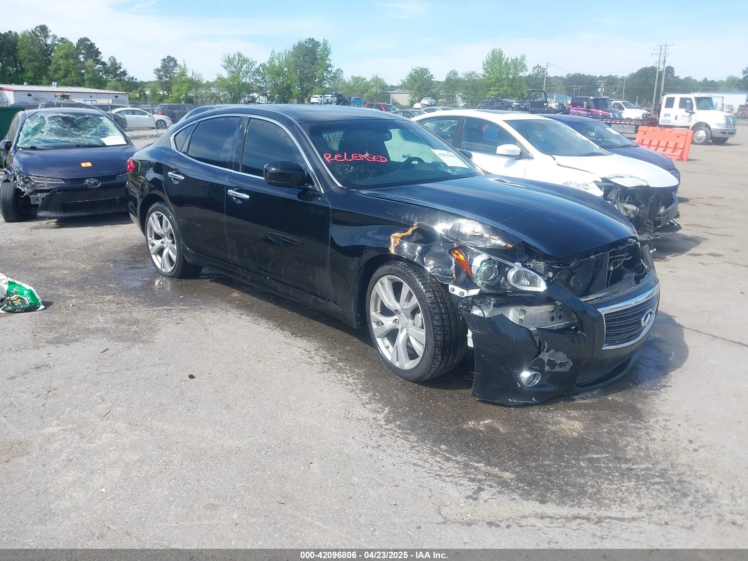 2013 Infiniti M56x   Black vin: JN1AY1AR6DM590187