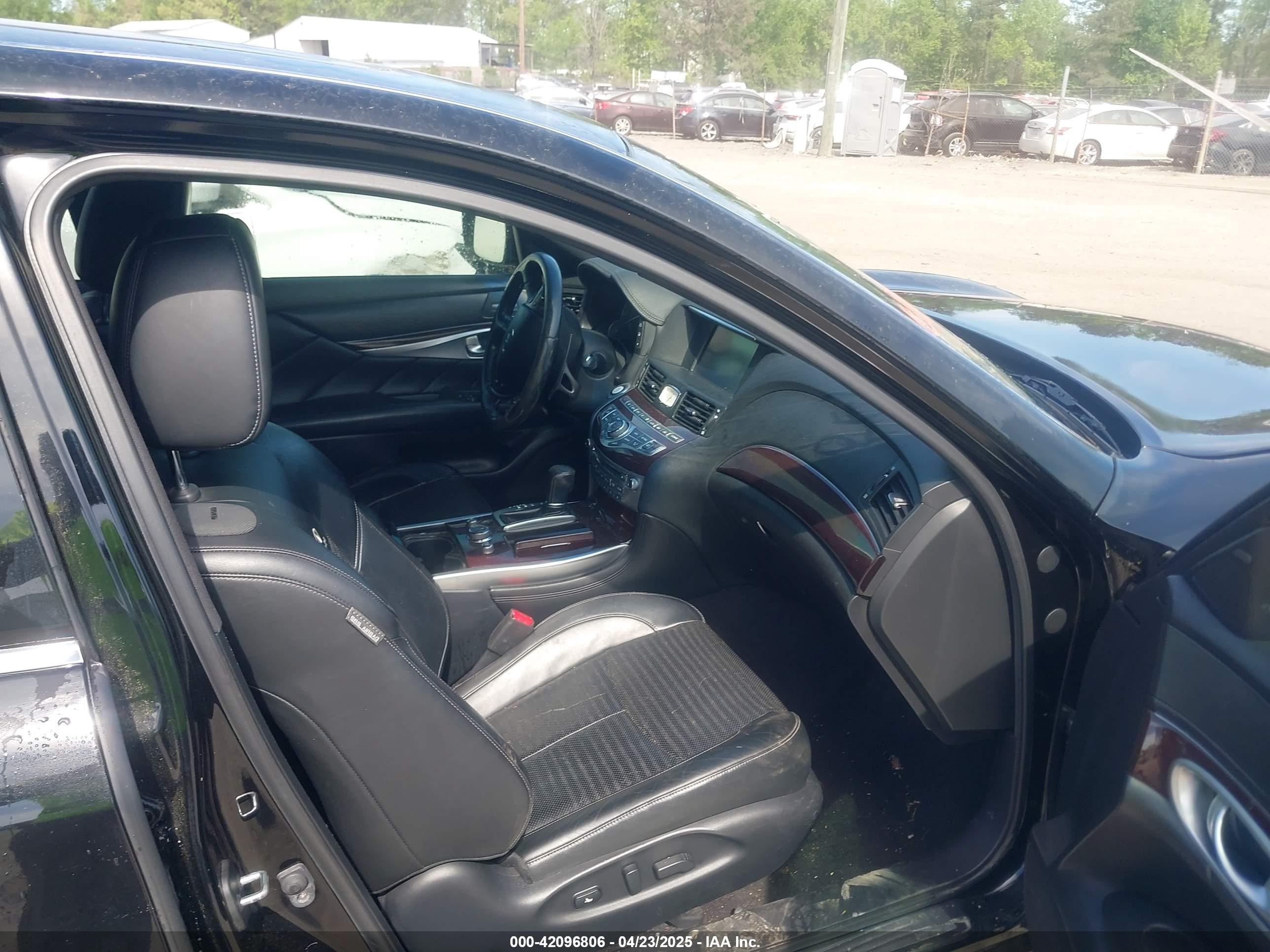 2013 Infiniti M56x   Black vin: JN1AY1AR6DM590187