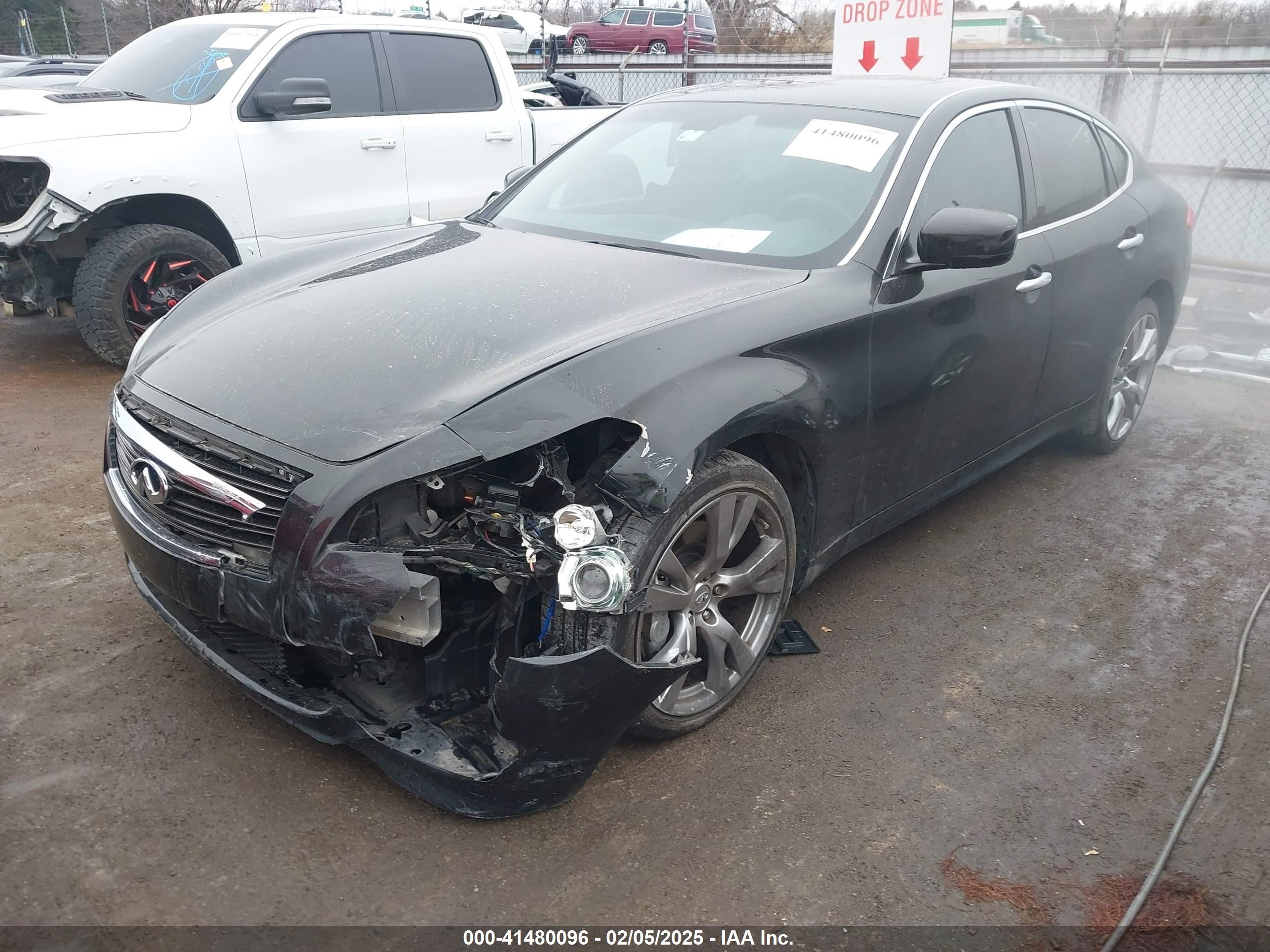 2013 Infiniti M56x   Black vin: JN1AY1AR7DM590019
