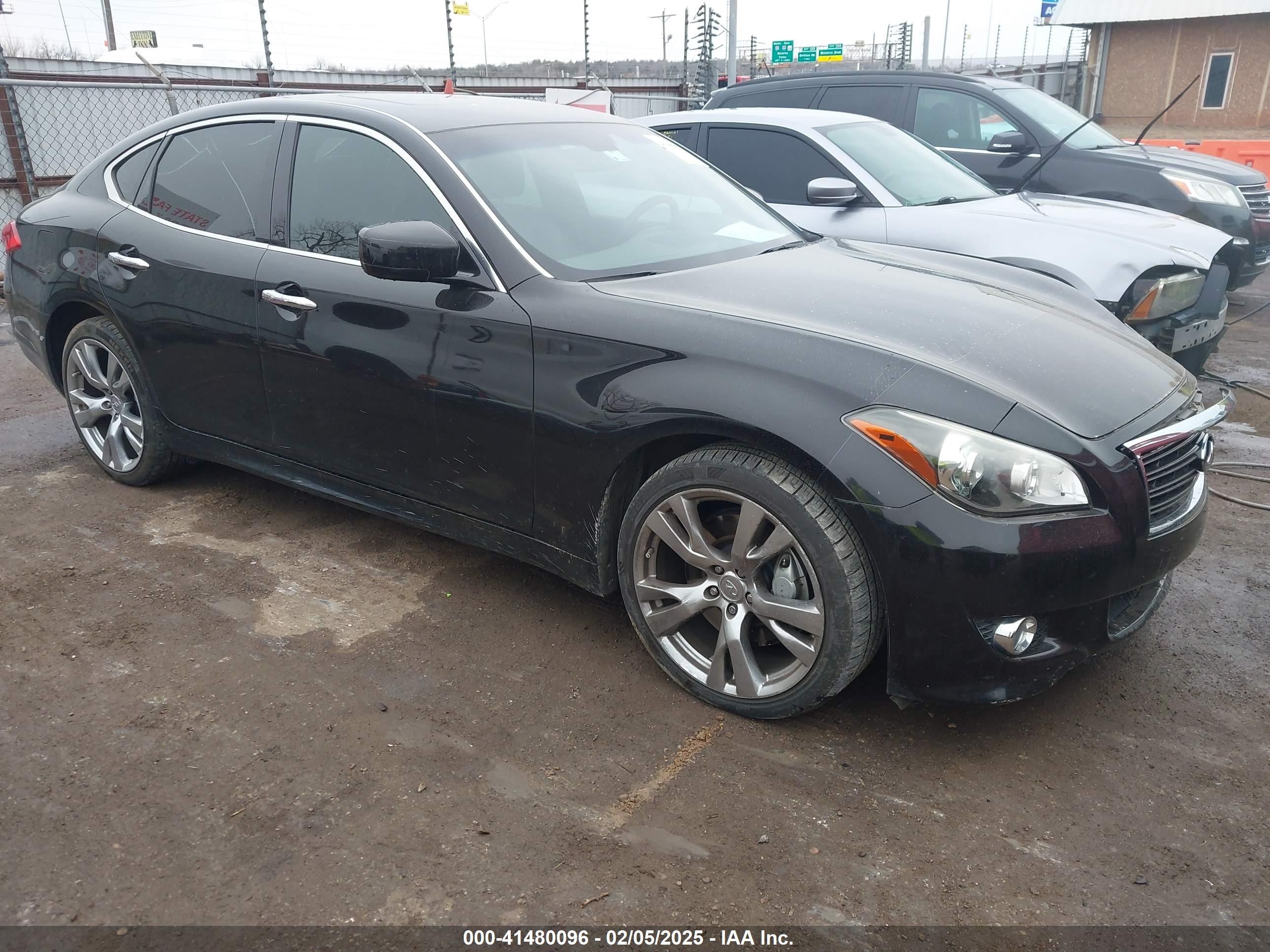2013 Infiniti M56x   Black vin: JN1AY1AR7DM590019
