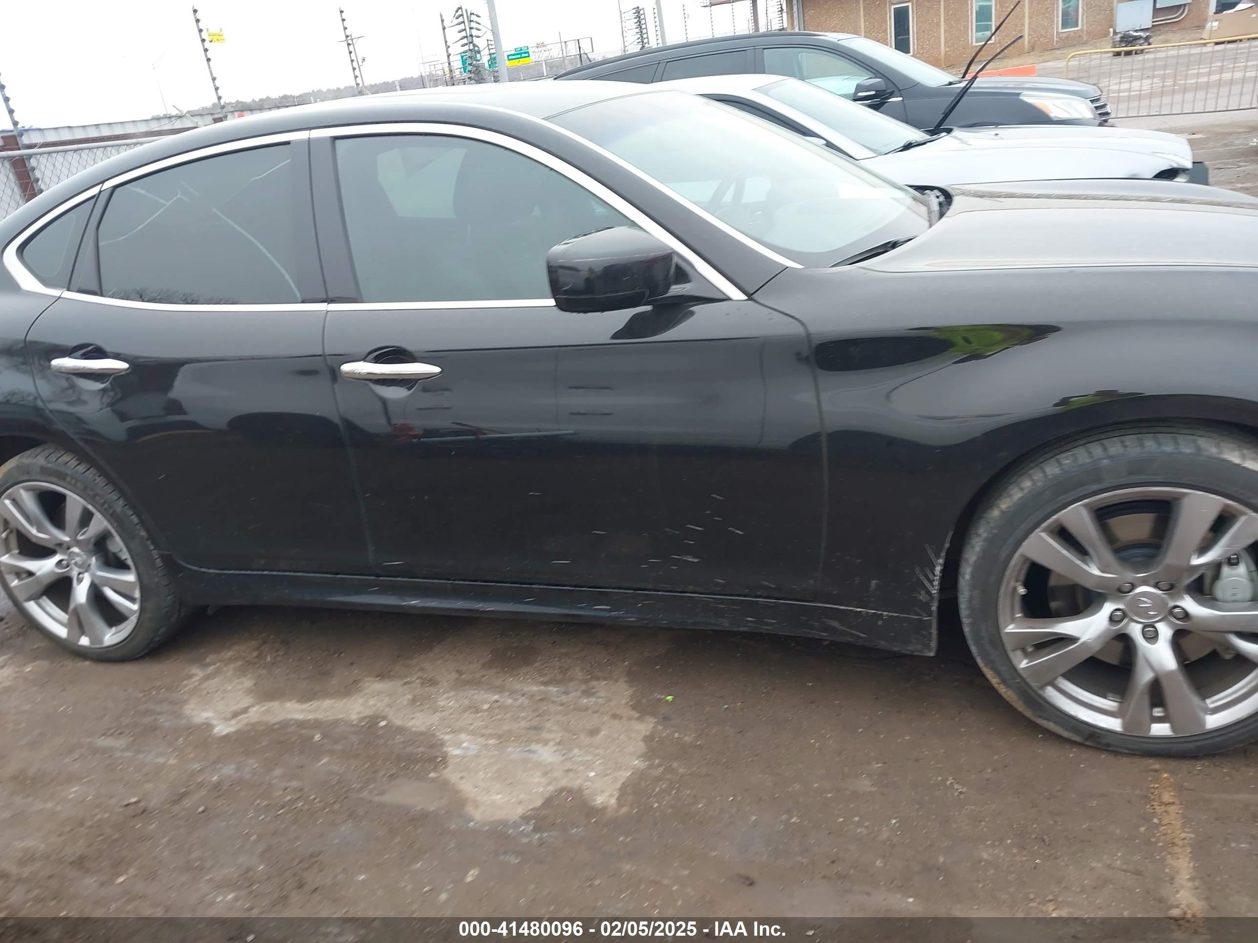 2013 Infiniti M56x   Black vin: JN1AY1AR7DM590019
