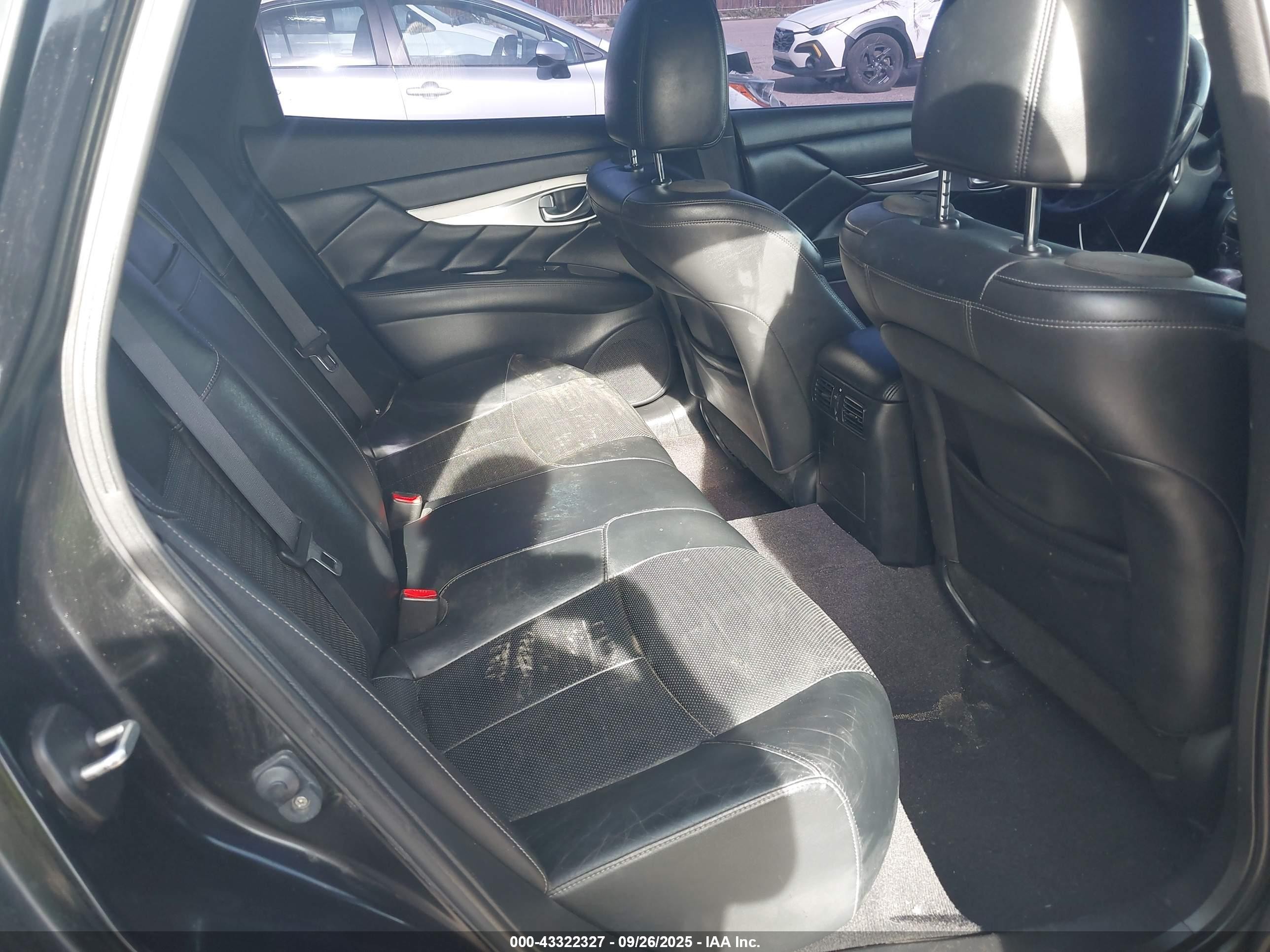 2013 Infiniti M56x   Black vin: JN1AY1ARXDM590113