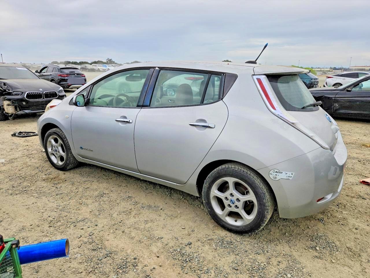 2011 Nissan Leaf Sv Silver vin: JN1AZ0CP2BT006759