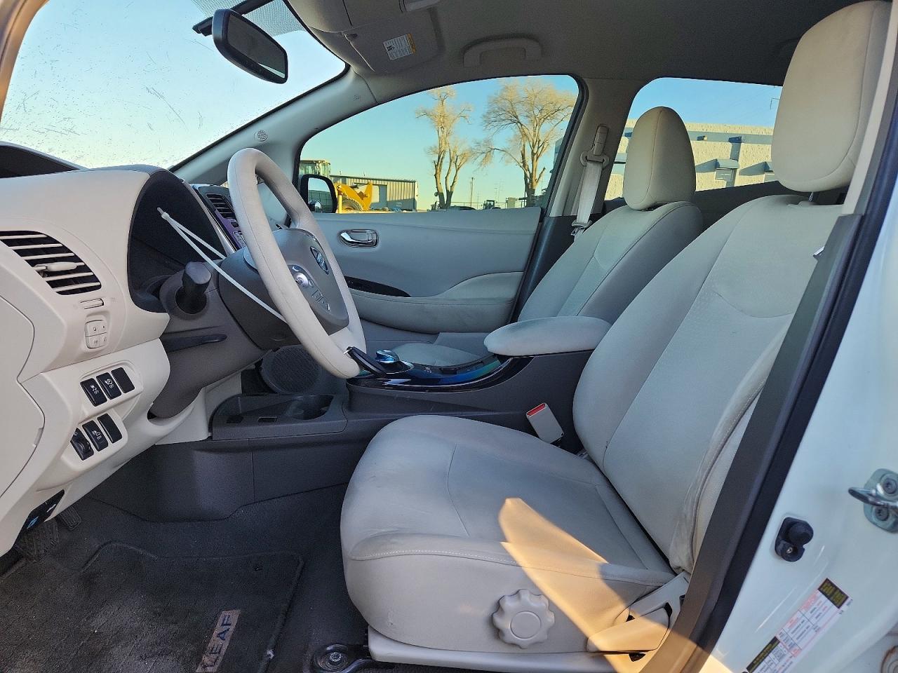 2011 Nissan Leaf Sv Белый vin: JN1AZ0CP3BT003658