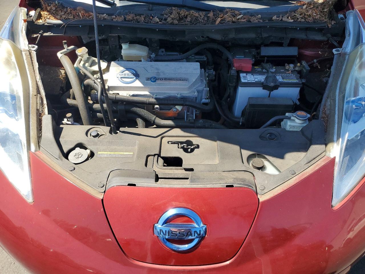 2011 Nissan Leaf Sv Red vin: JN1AZ0CPXBT002328