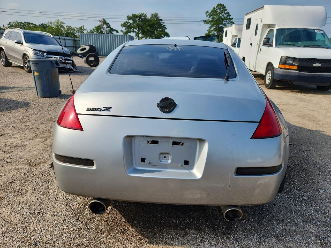 2005 Nissan 350z Base Серебряный vin: JN1AZ34D65M601246