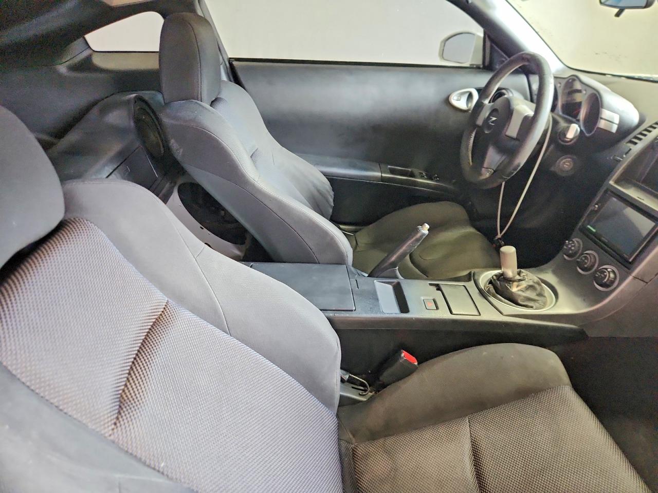 2003 Nissan 350z Coupe White vin: JN1AZ34D93T120040