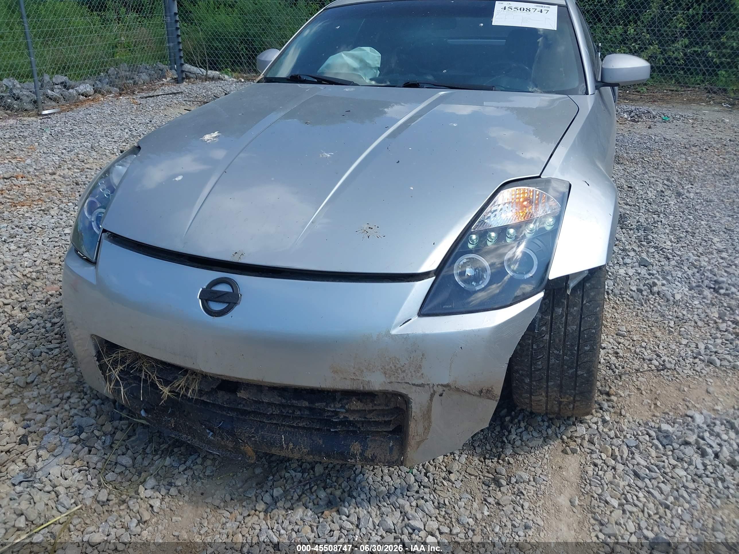 2004 Nissan 350z   Silver vin: JN1AZ34DX4T161360