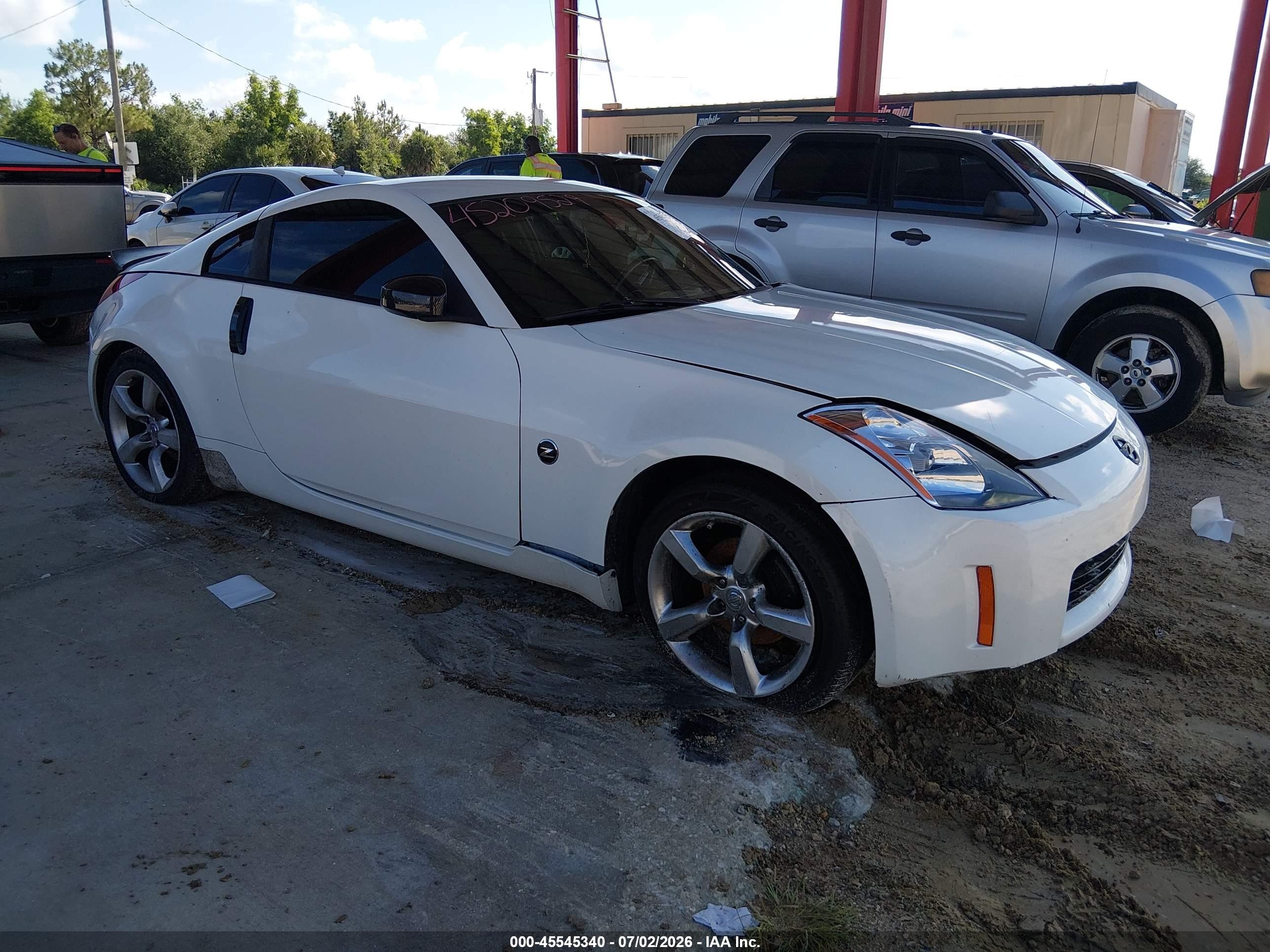 2003 Nissan 350z   White vin: JN1AZ34EX3T010722