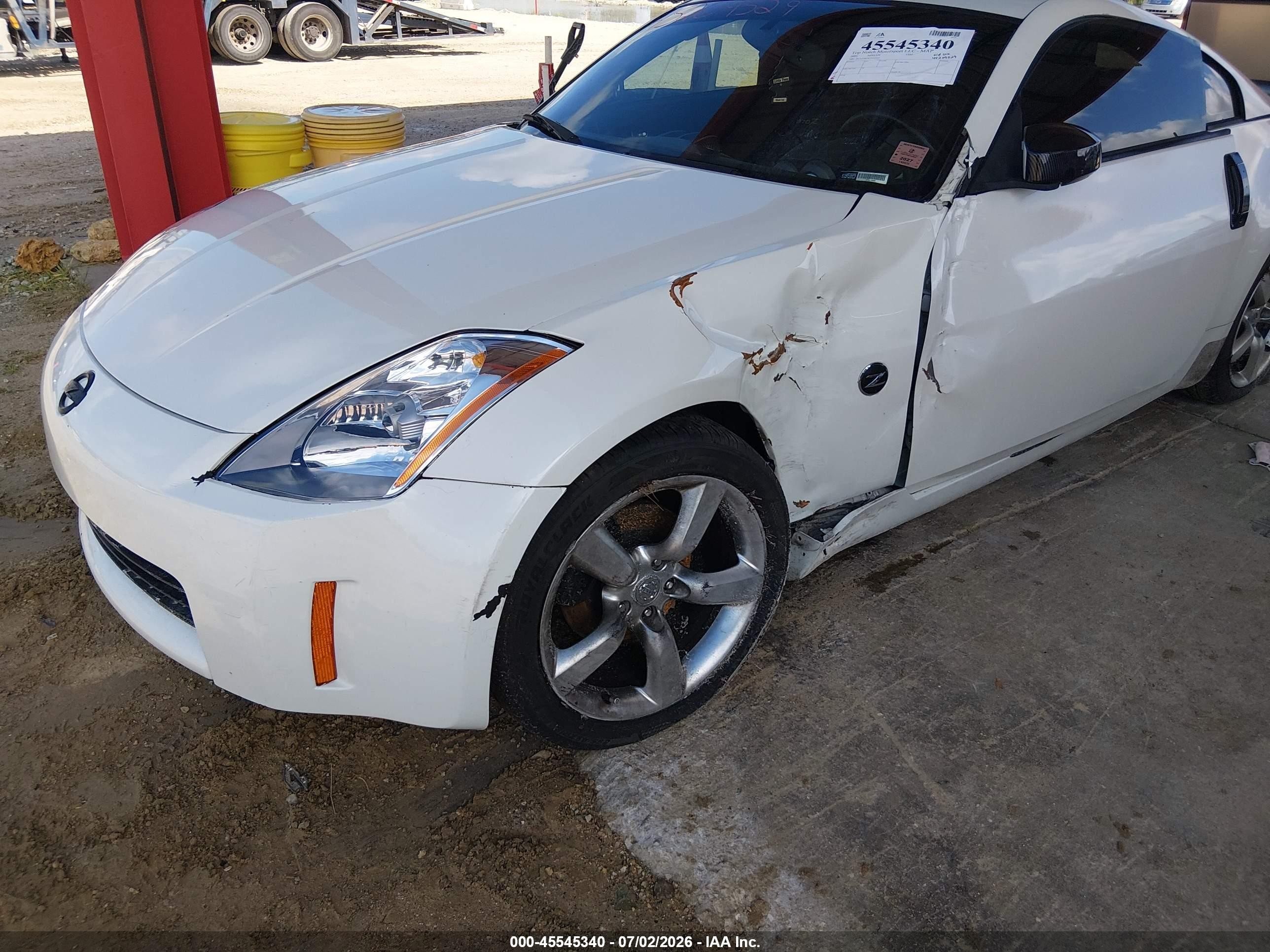 2003 Nissan 350z   White vin: JN1AZ34EX3T010722
