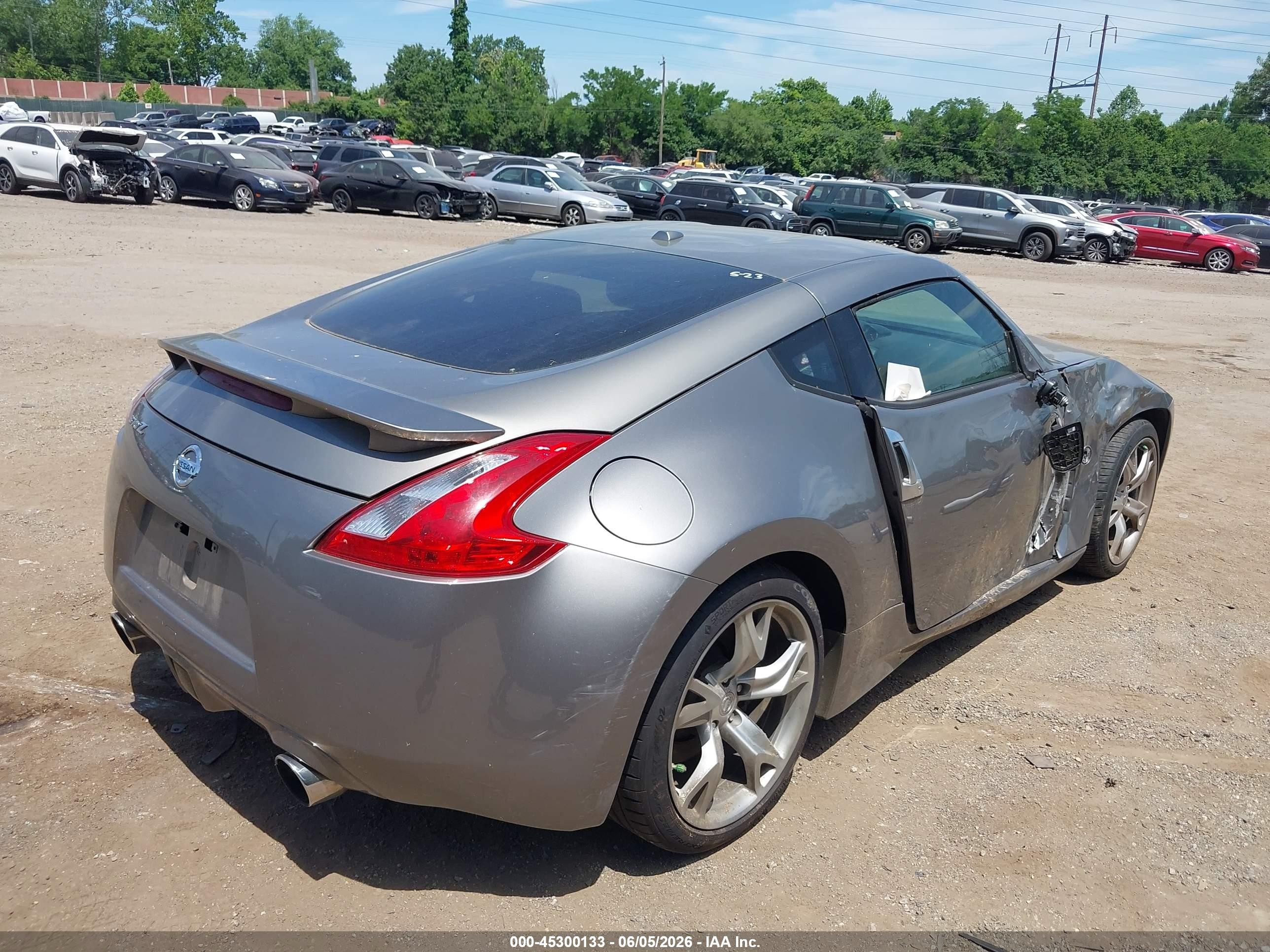 2009 Nissan 370z   Gray vin: JN1AZ44E49M400532