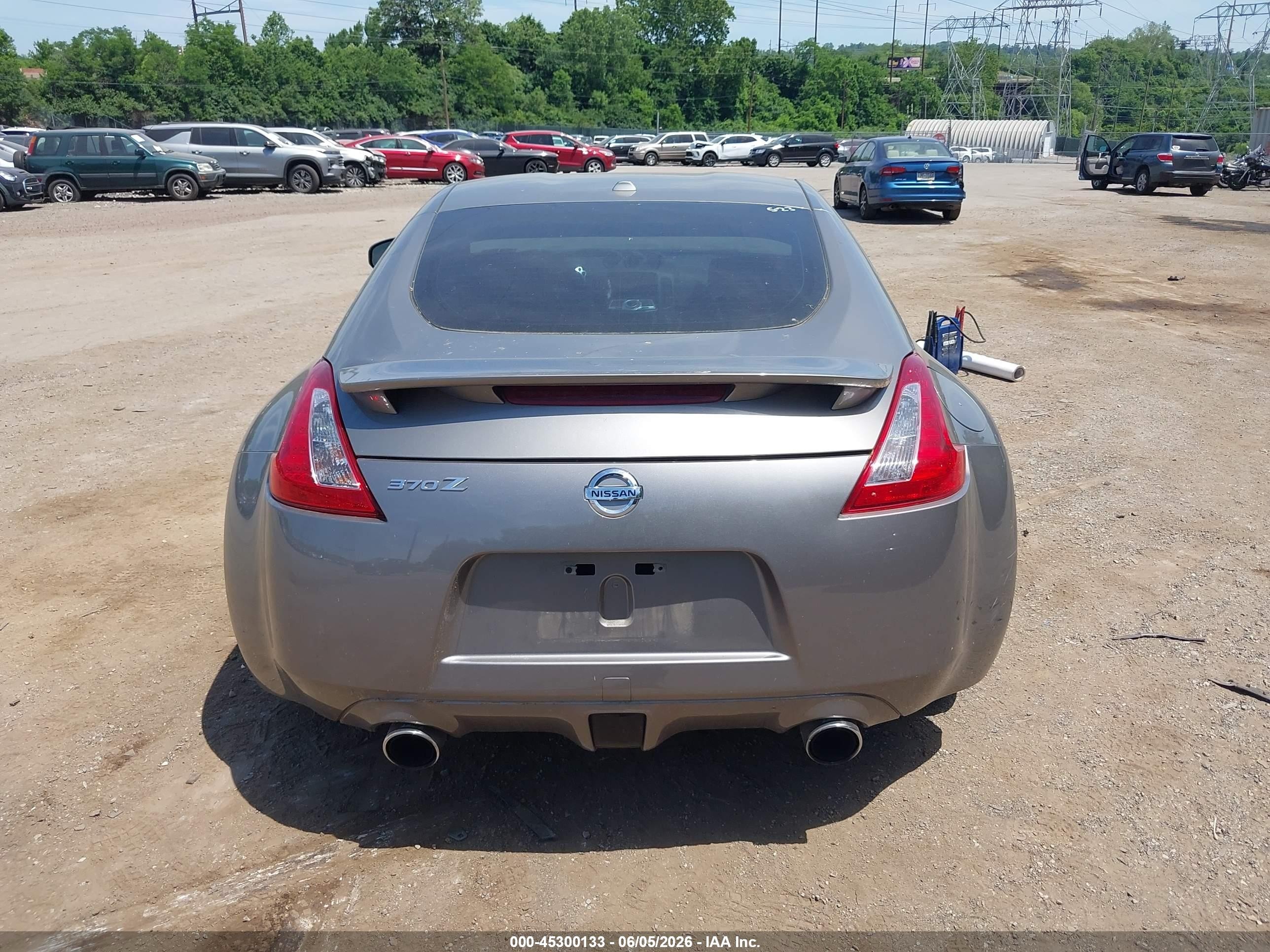 2009 Nissan 370z   Gray vin: JN1AZ44E49M400532