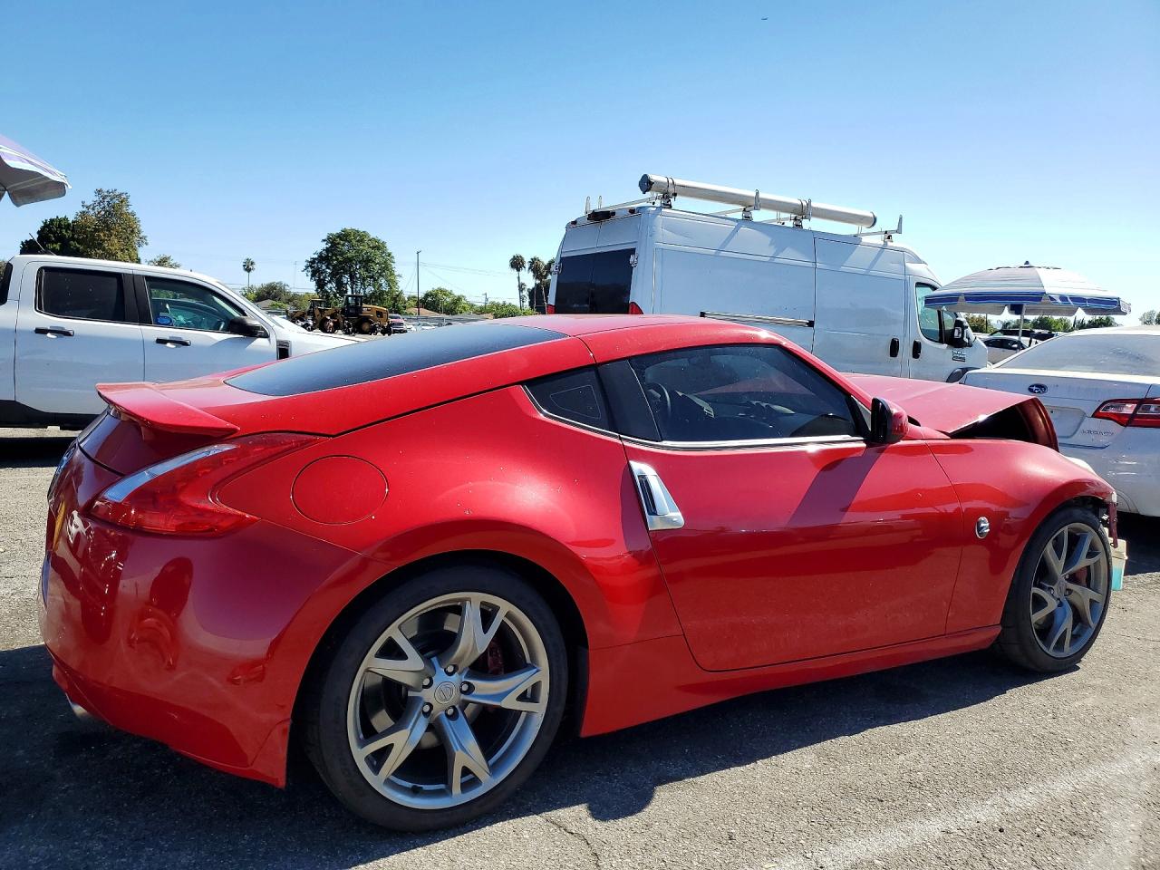 2014 Nissan 370z Base Red vin: JN1AZ4EH2EM635112