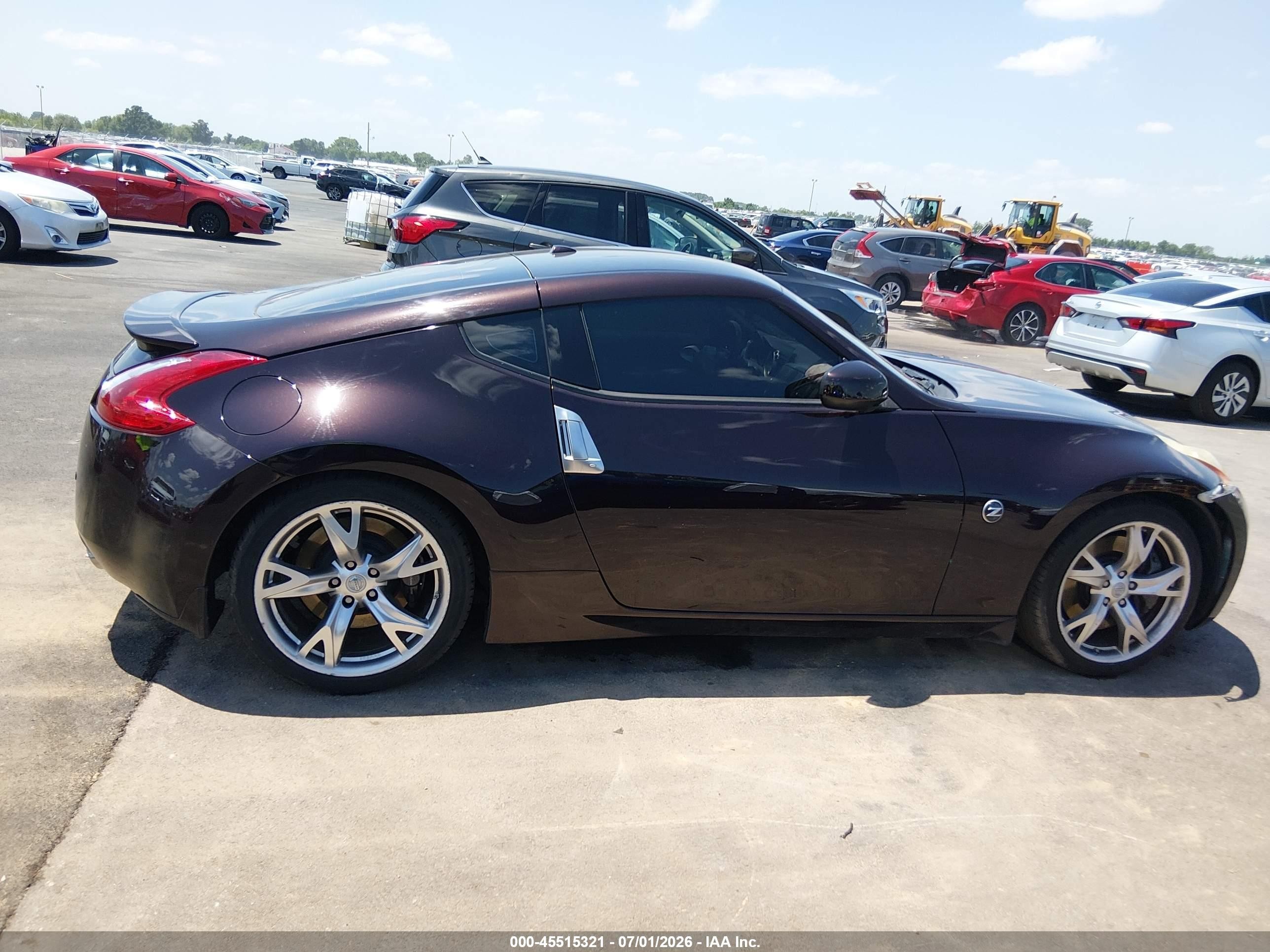 2010 Nissan 370z Touring Burgundy vin: JN1AZ4EH4AM504161
