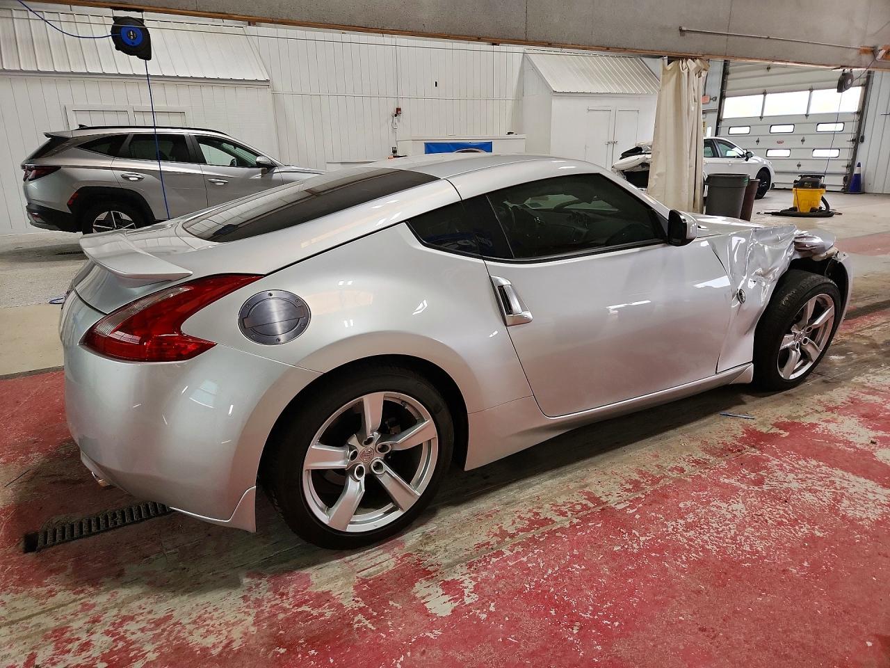 2012 Nissan 370z Base Silver vin: JN1AZ4EH5CM561763