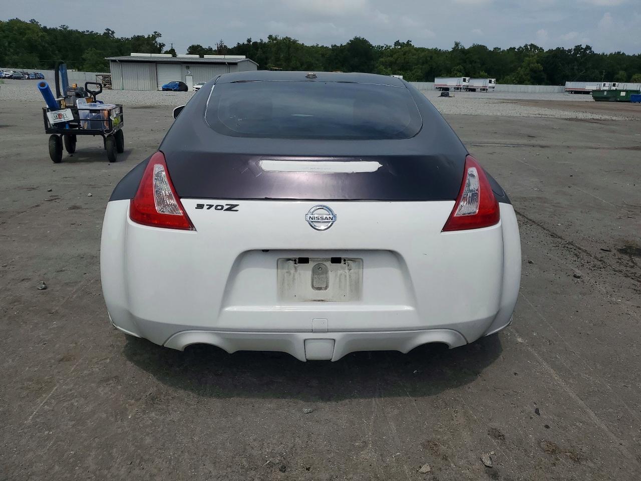 2013 Nissan 370z Base Two Tone vin: JN1AZ4EH5DM880372