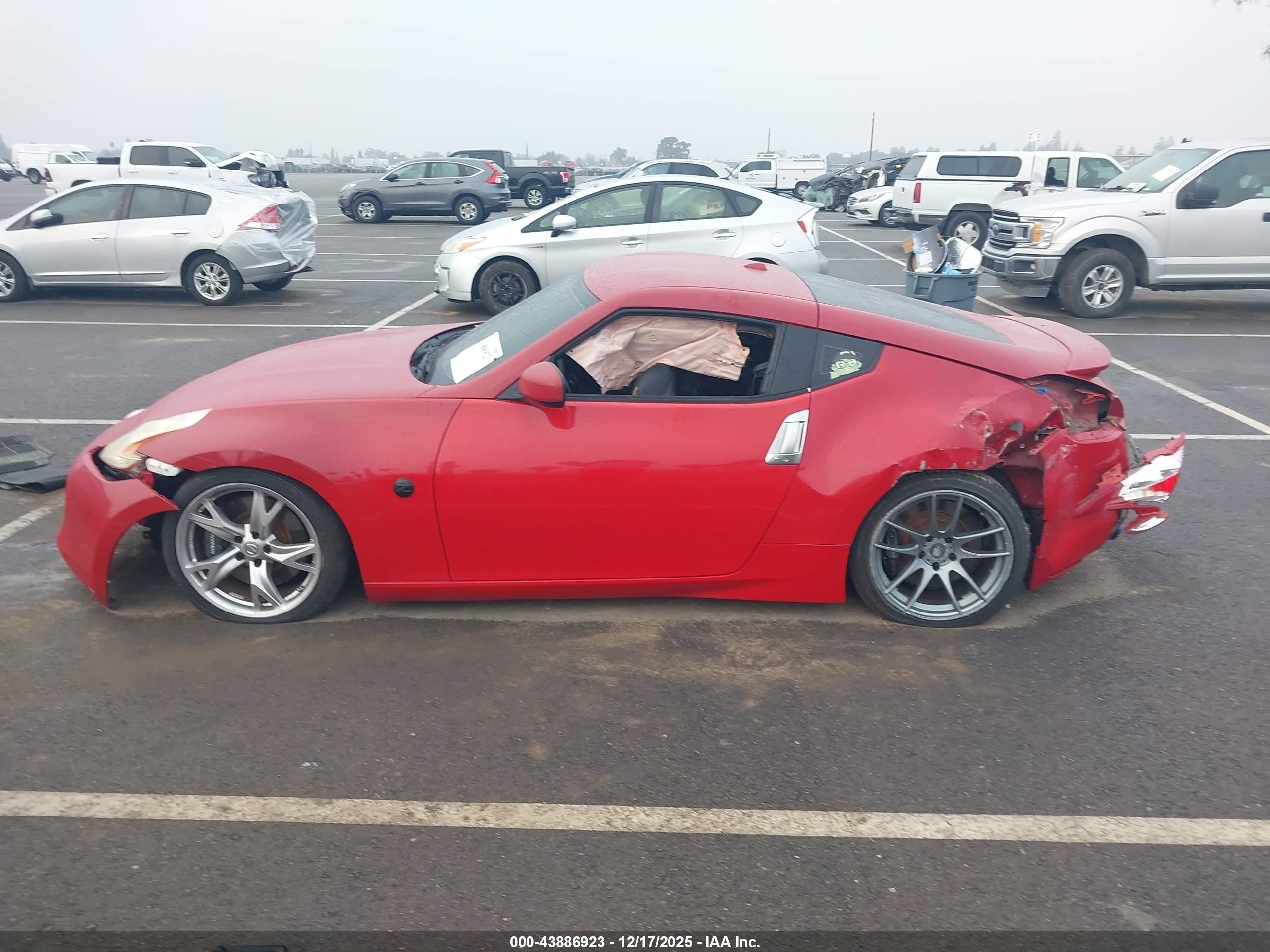 2011 Nissan 370z Touring Красный vin: JN1AZ4EH6BM554898
