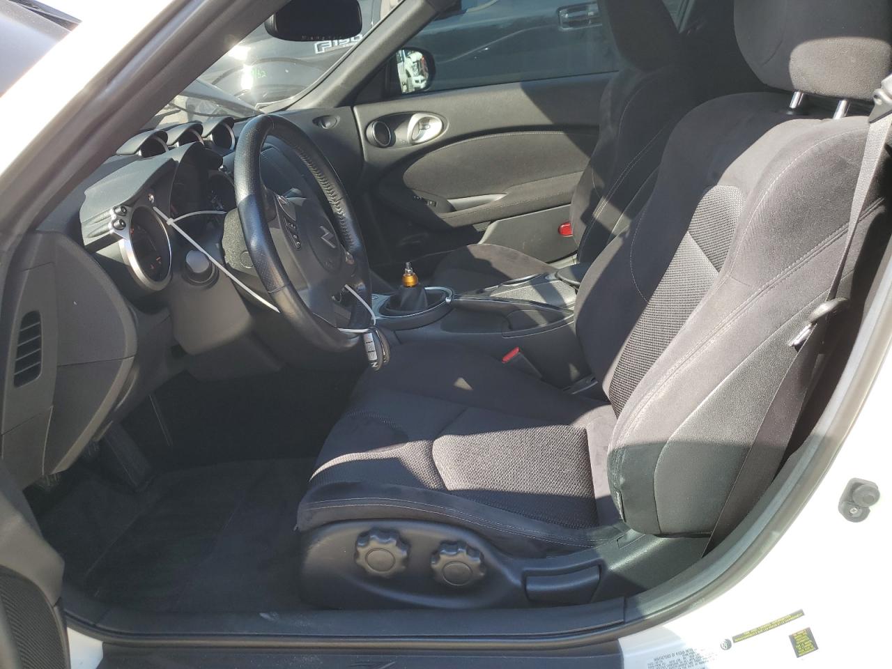 2017 Nissan 370z Base Белый vin: JN1AZ4EHXHM952186