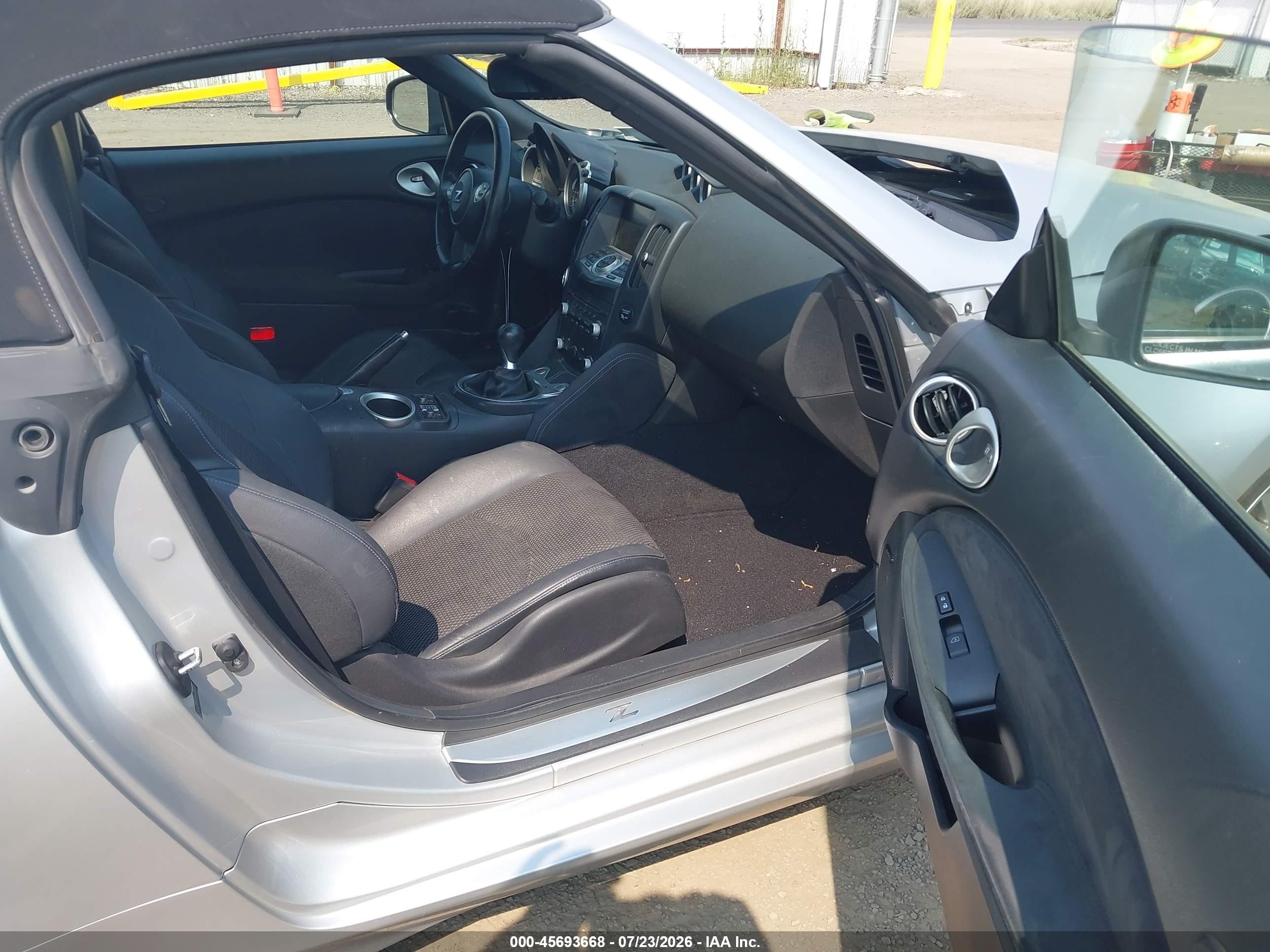 2011 Nissan 370z Touring Silver vin: JN1AZ4FH1BM360052