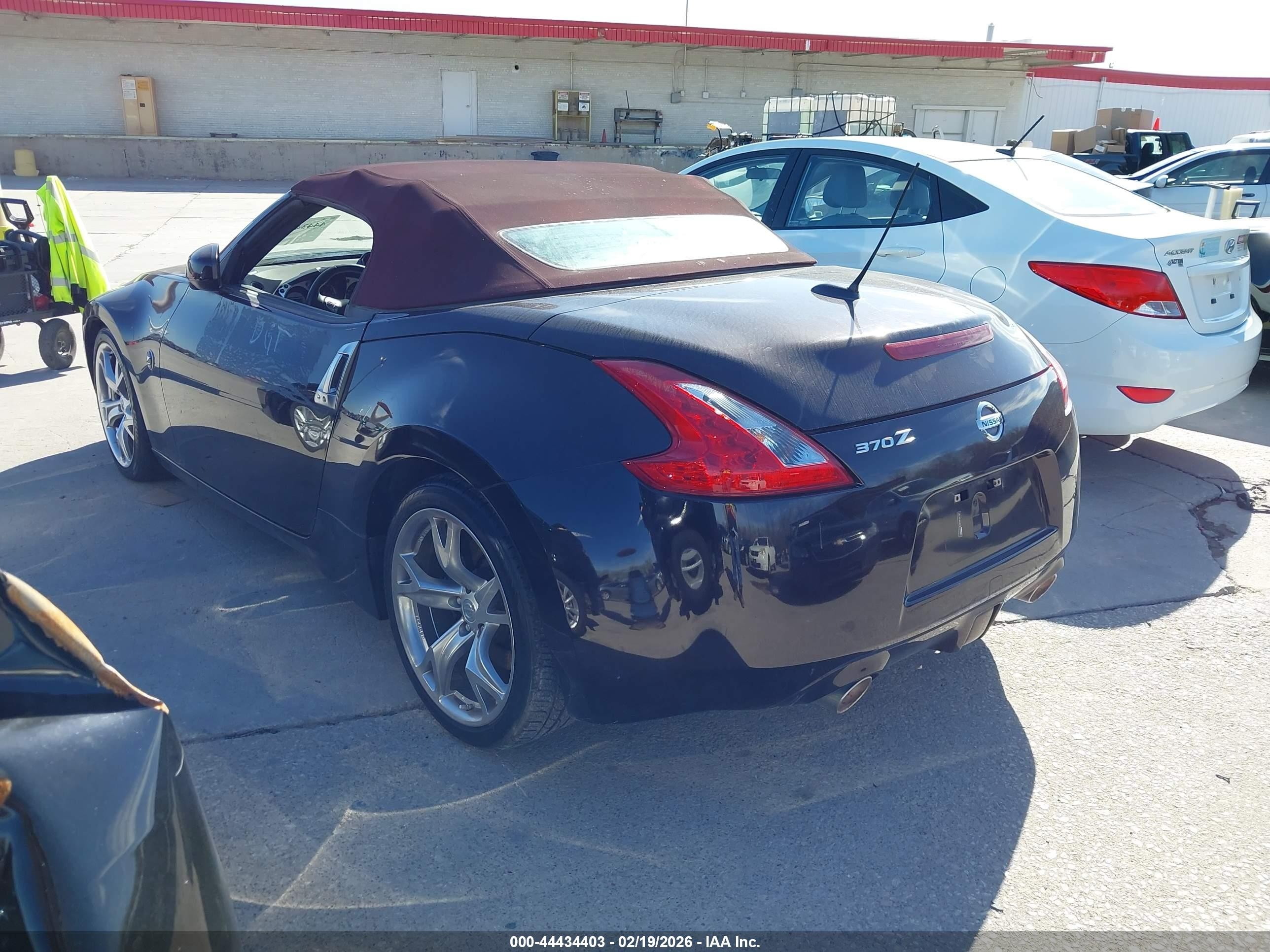 2014 Nissan 370z Touring Burgundy vin: JN1AZ4FH4EM620898