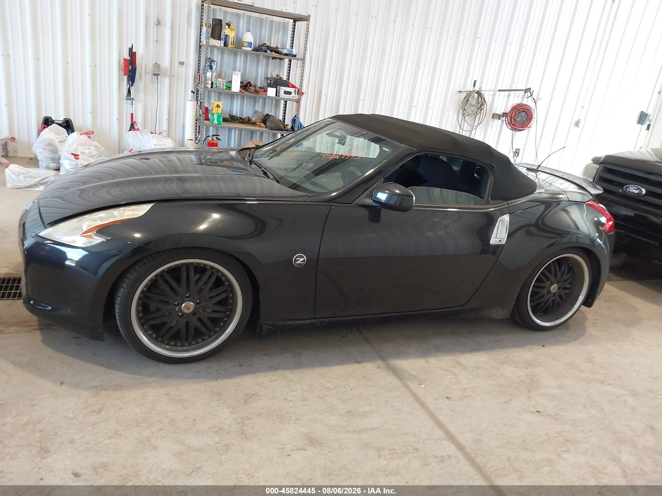 2010 Nissan 370z   Black vin: JN1AZ4FHXAM302388