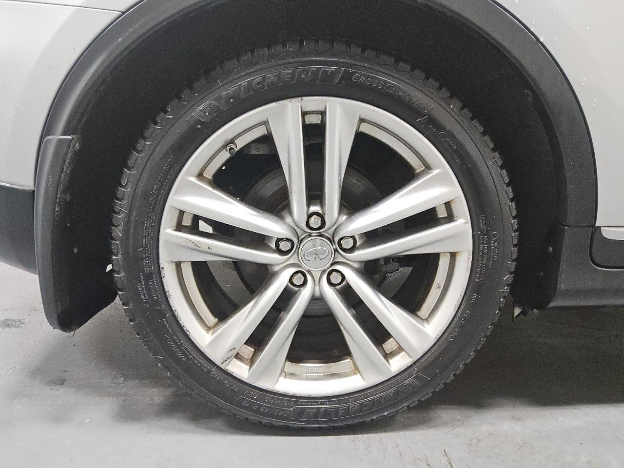2015 Infiniti Qx50 Journey Silver vin: JN1BJ0HR9FM772574 Damage: Right Rear Wheel, Curb Rash, > 12 Inches